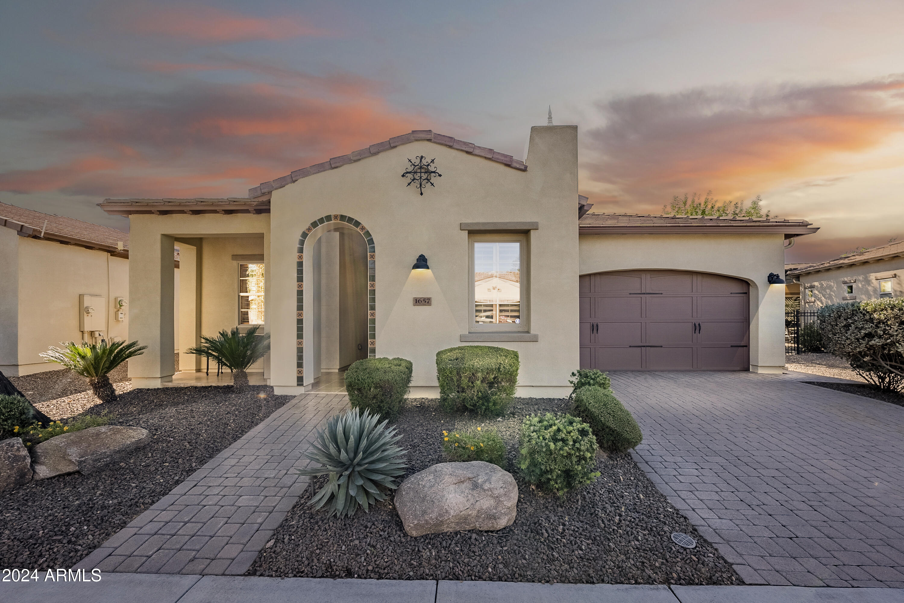 1657 E ATOLE Place