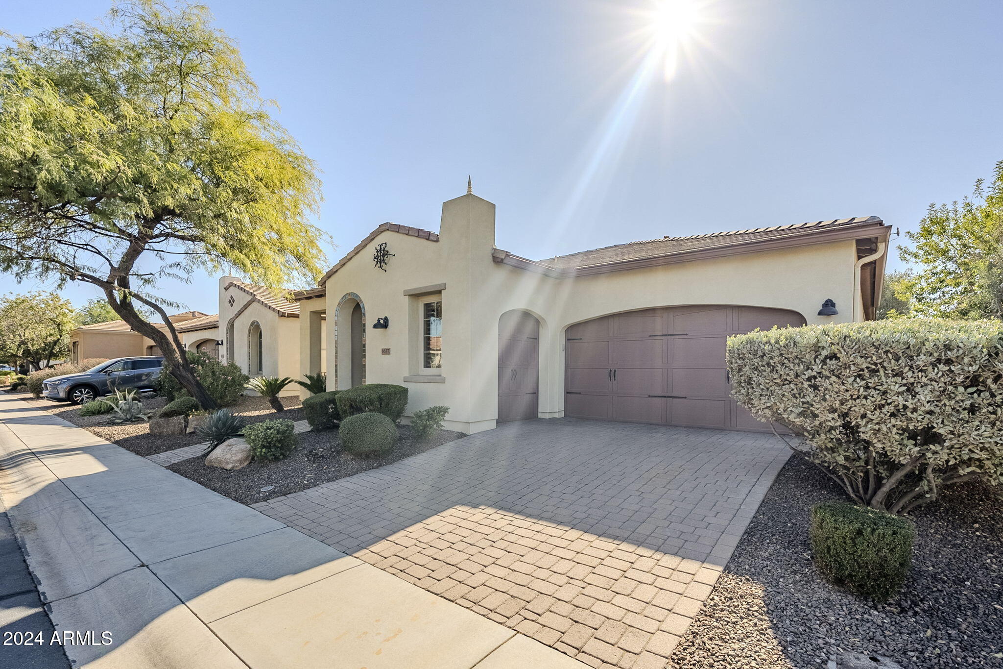 1657 E ATOLE Place