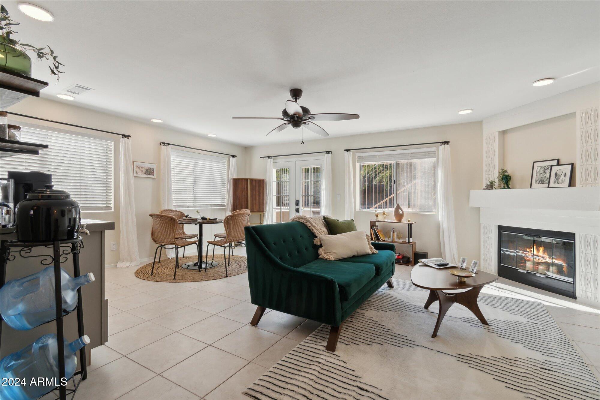3119 E REDWOOD Court