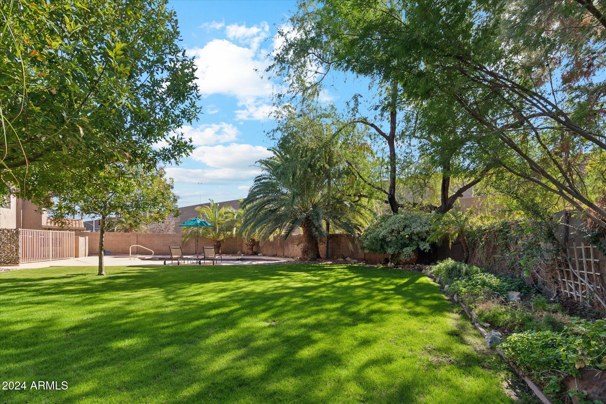 3119 E REDWOOD Court