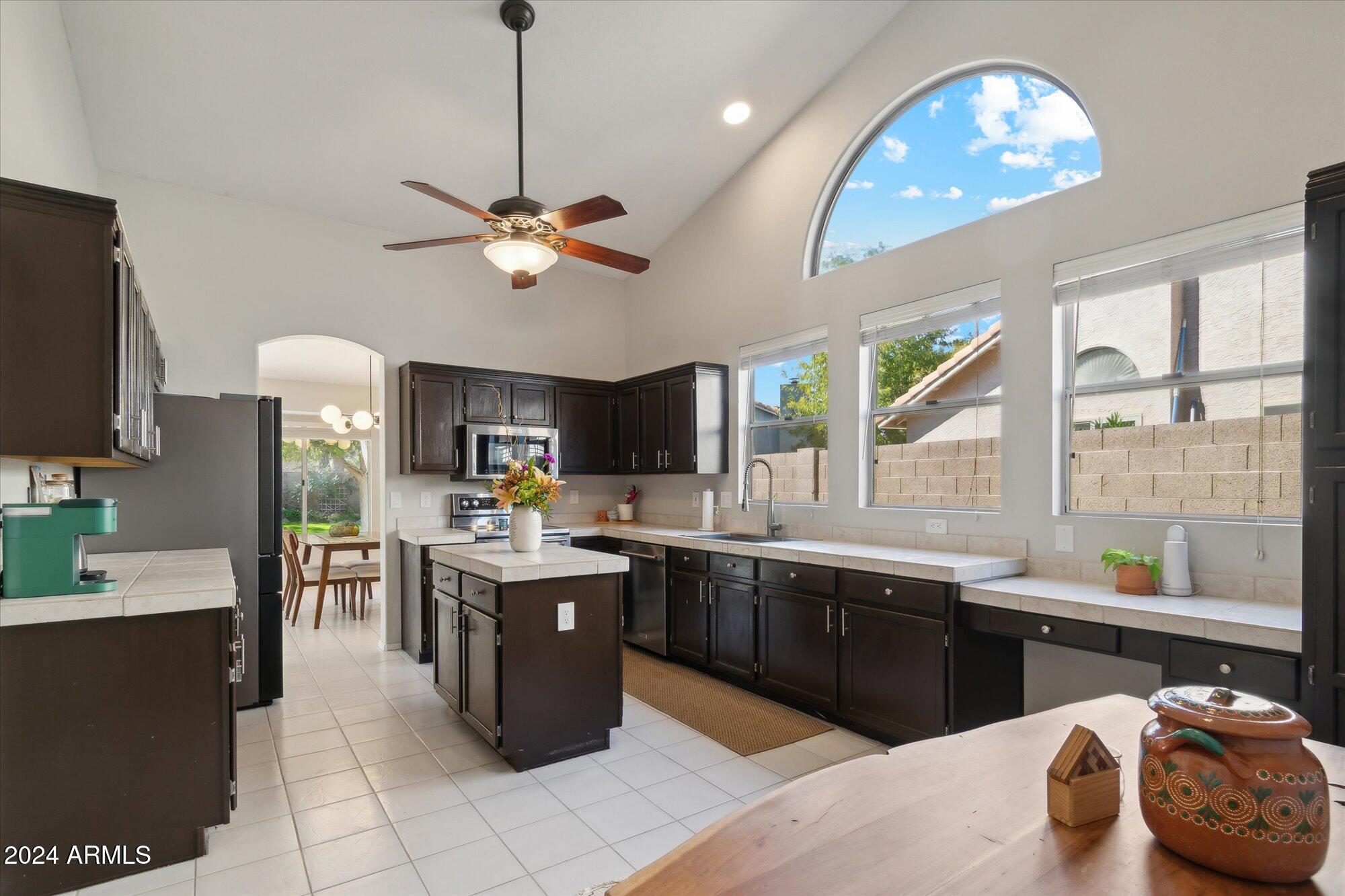 3119 E REDWOOD Court