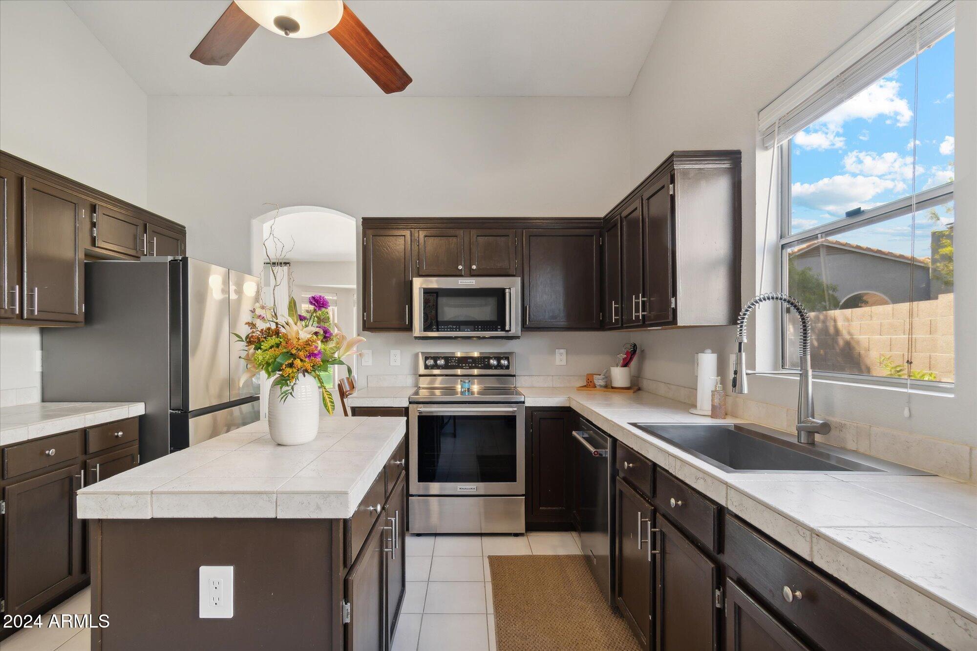 3119 E REDWOOD Court