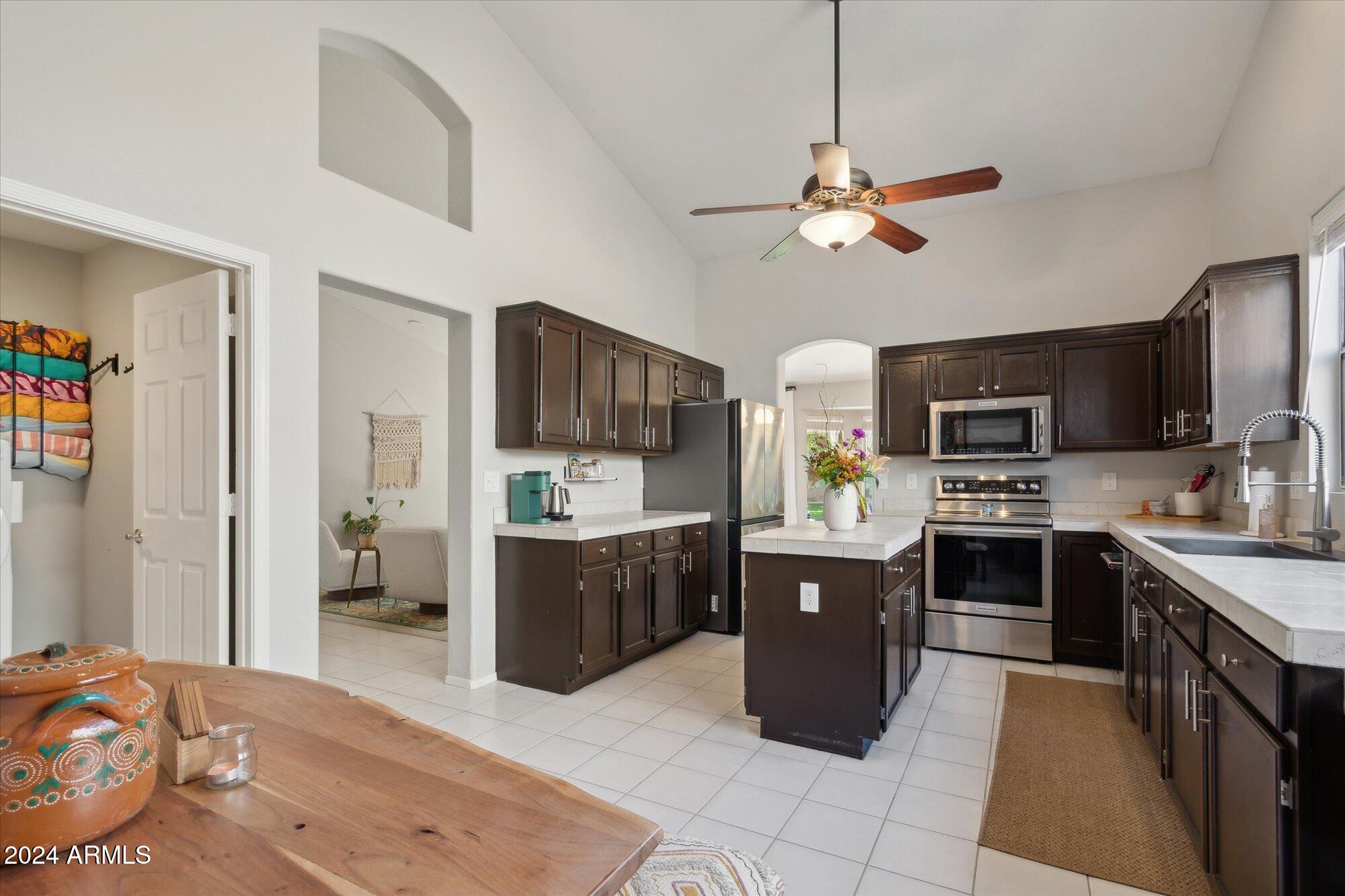 3119 E REDWOOD Court