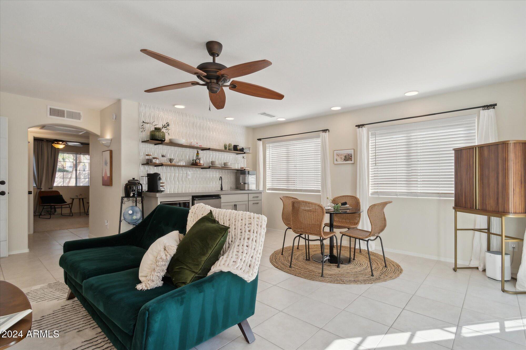 3119 E REDWOOD Court