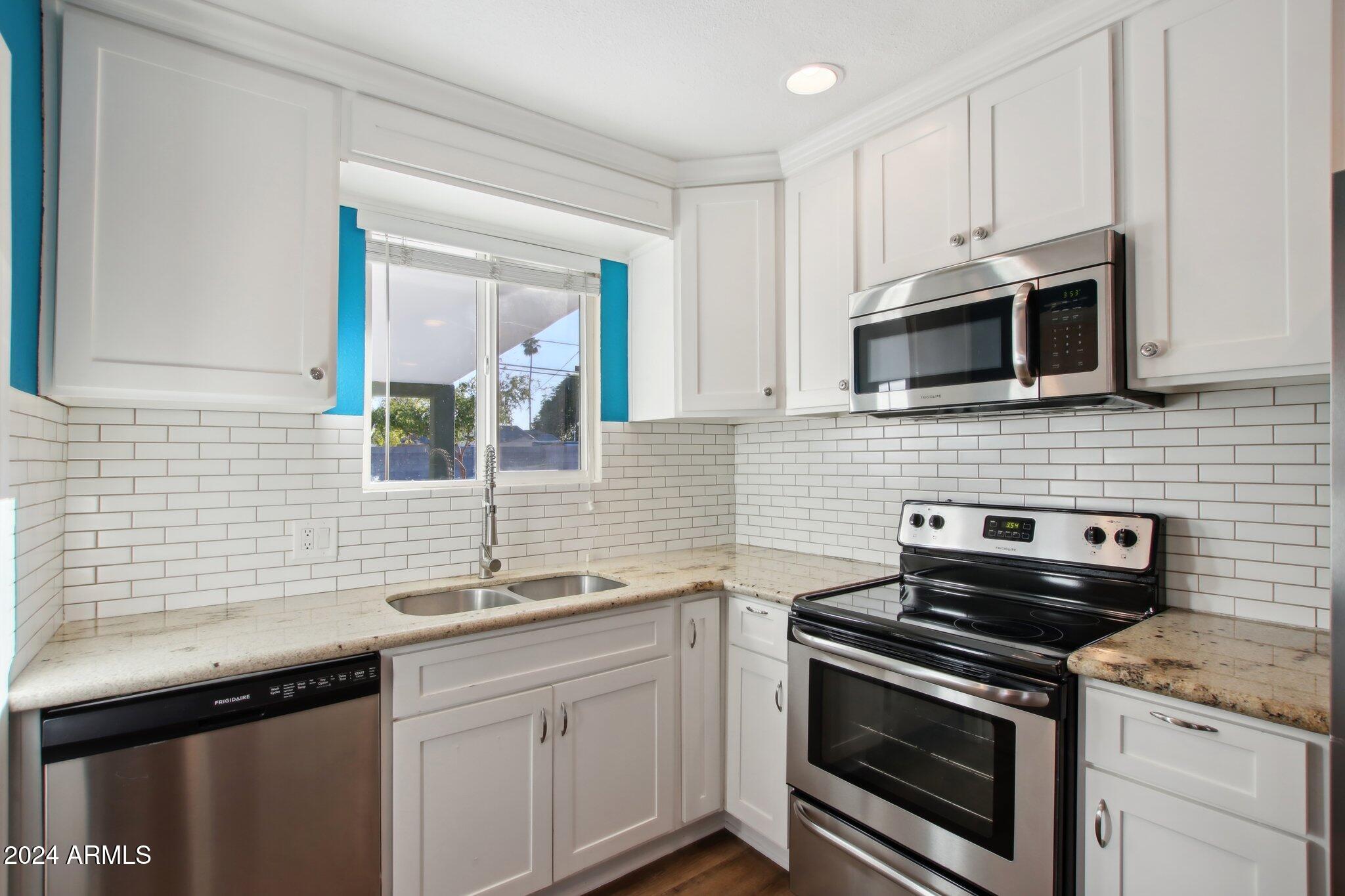 1209 W INDIAN SCHOOL Road