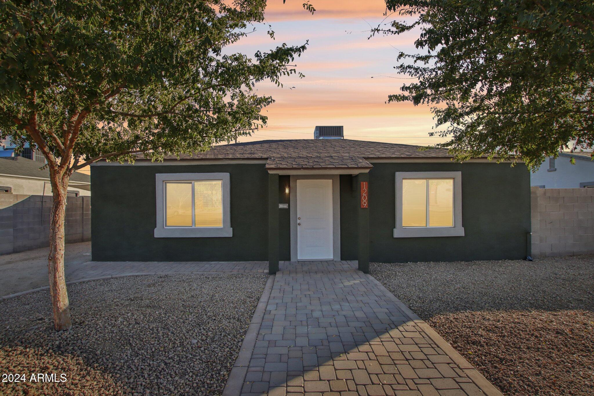 1209 W INDIAN SCHOOL Road