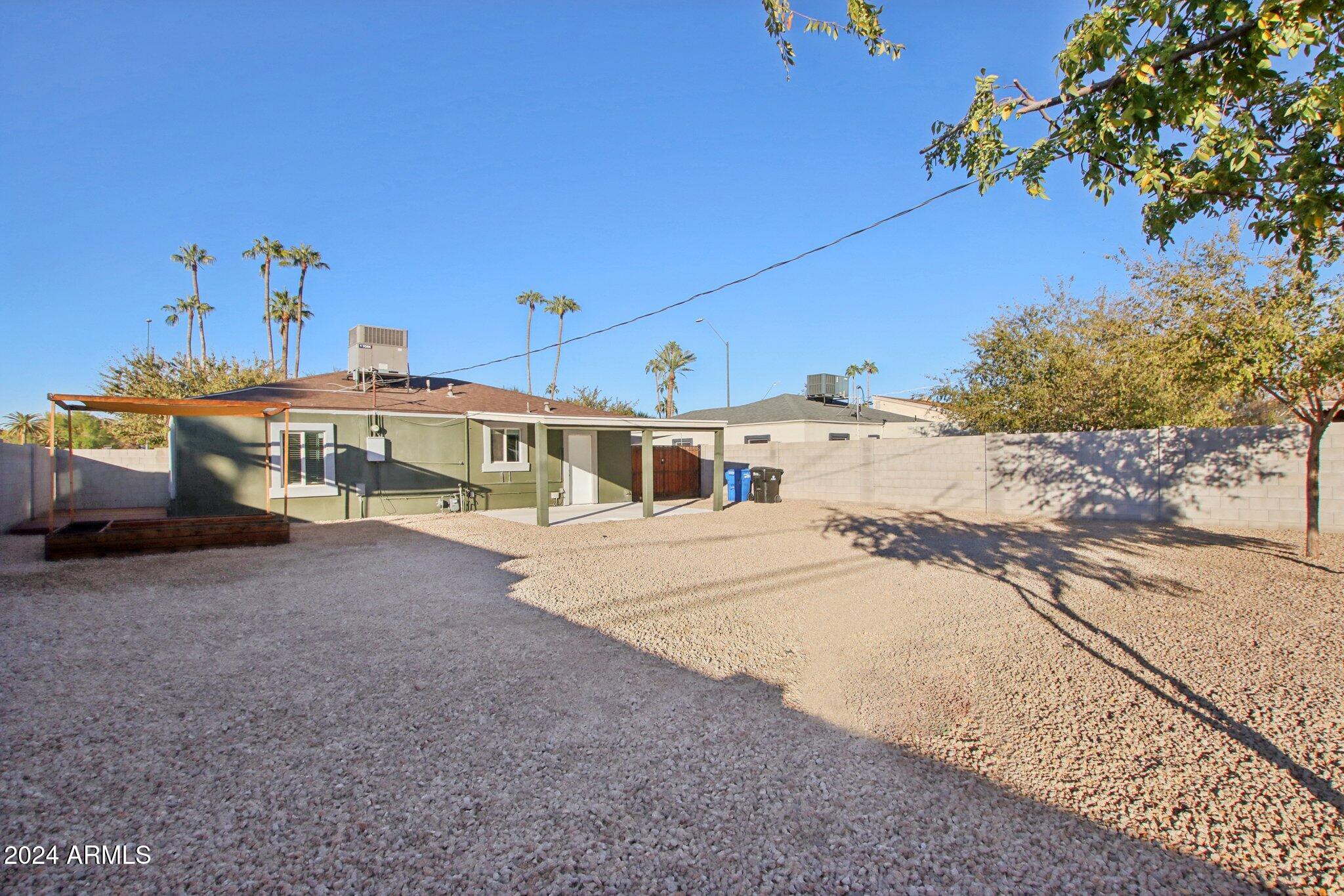 1209 W INDIAN SCHOOL Road
