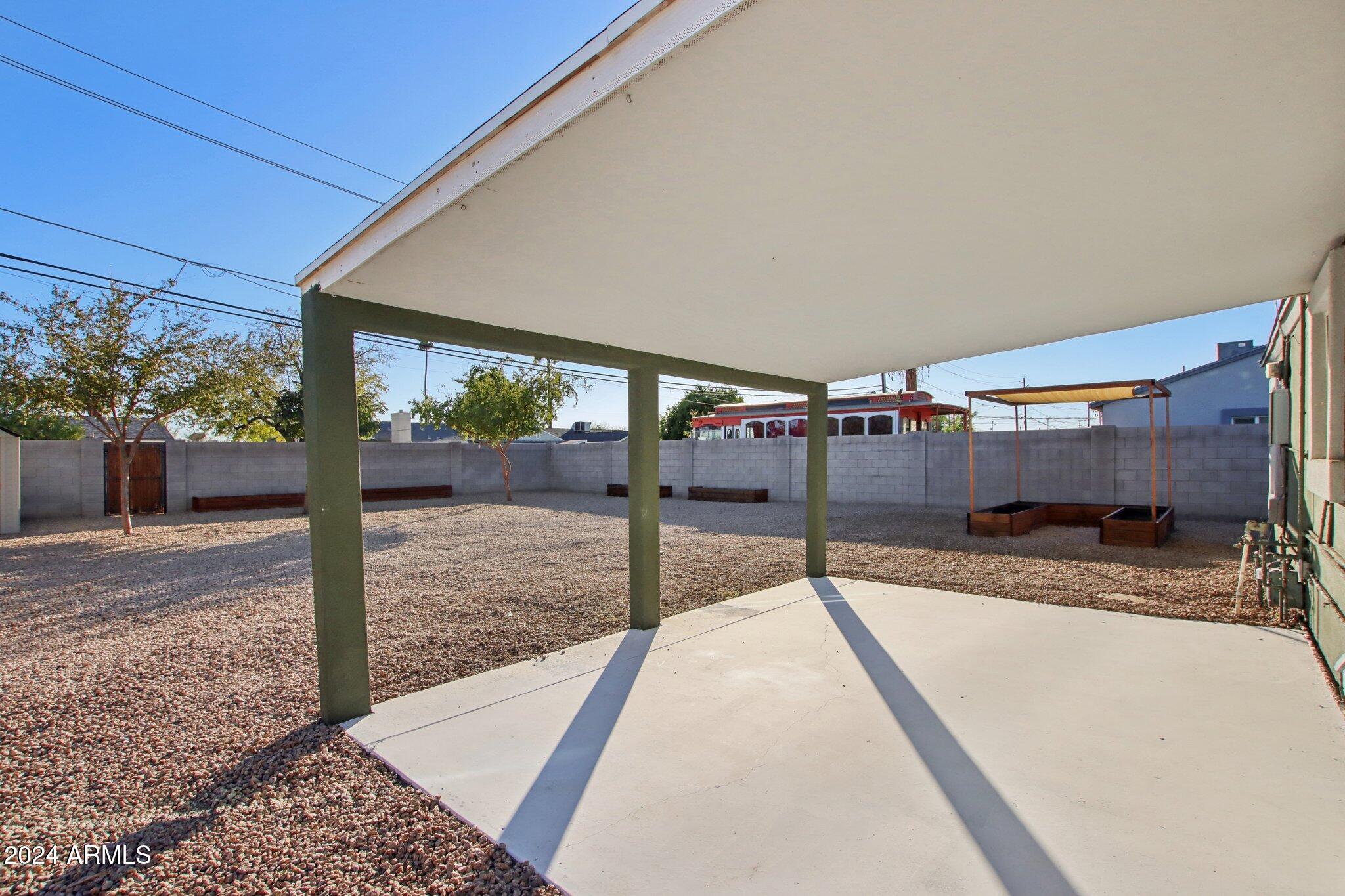 1209 W INDIAN SCHOOL Road