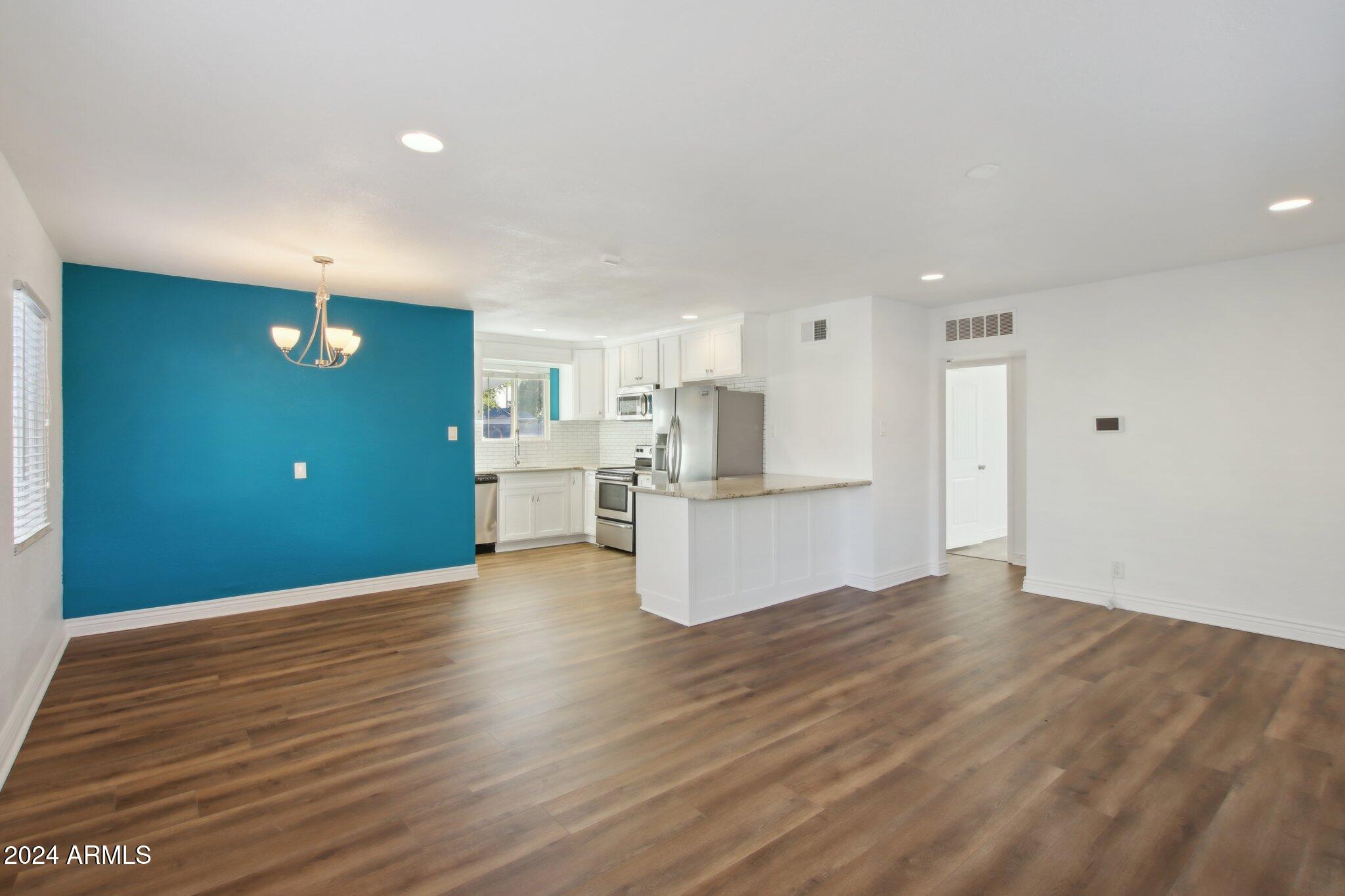 1209 W INDIAN SCHOOL Road