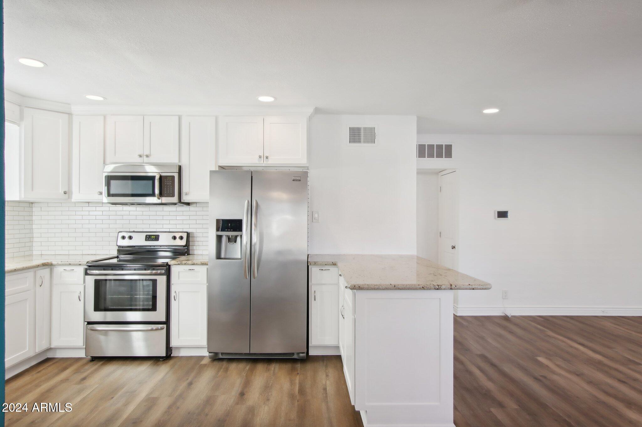 1209 W INDIAN SCHOOL Road