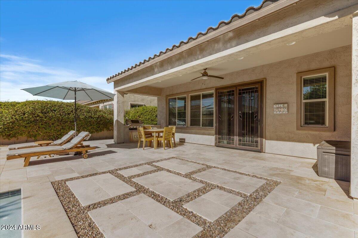 911 E TONTO Place