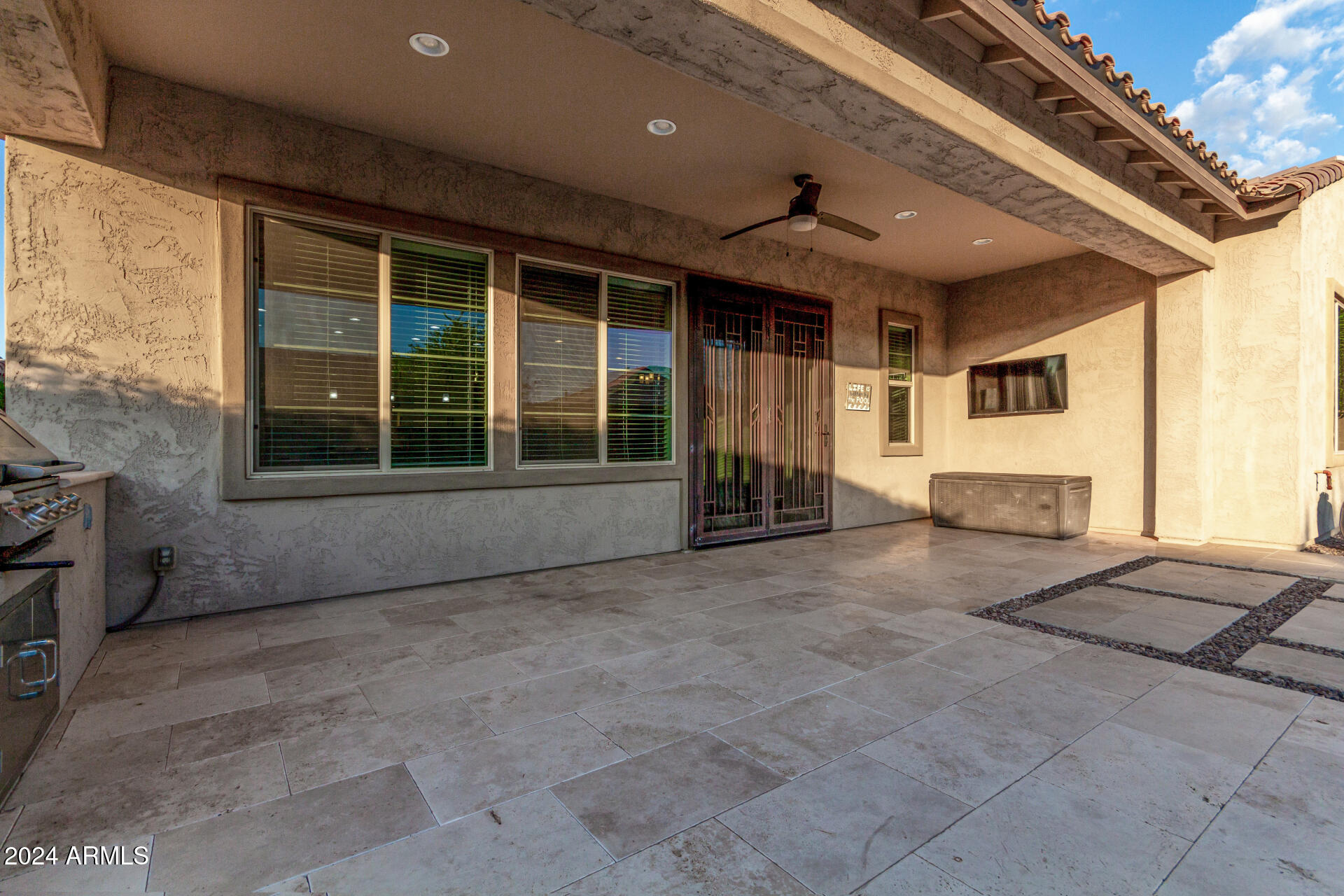 911 E TONTO Place