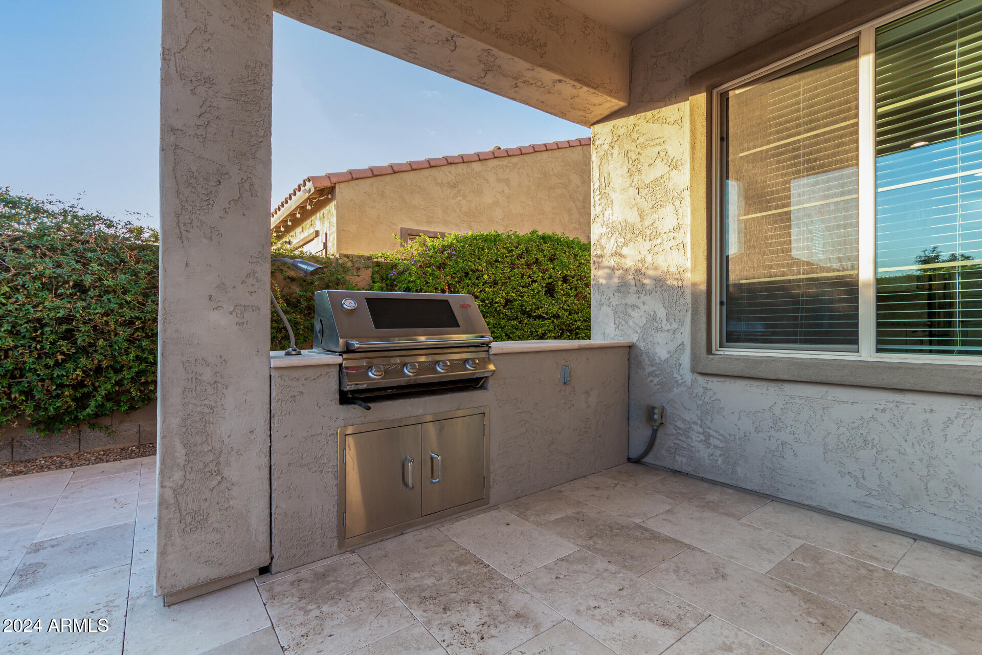 911 E TONTO Place