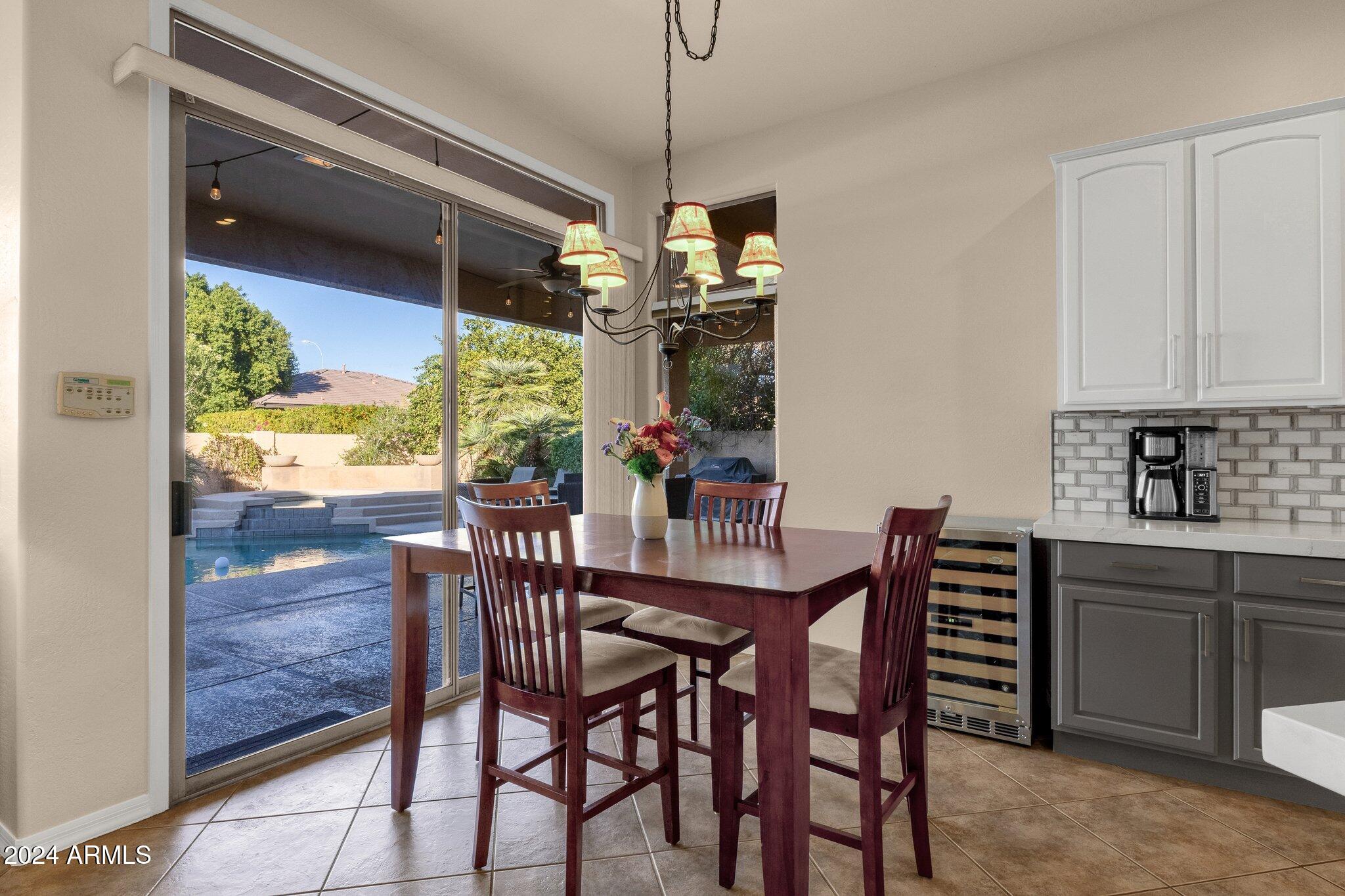 2424 W WEATHERBY Way