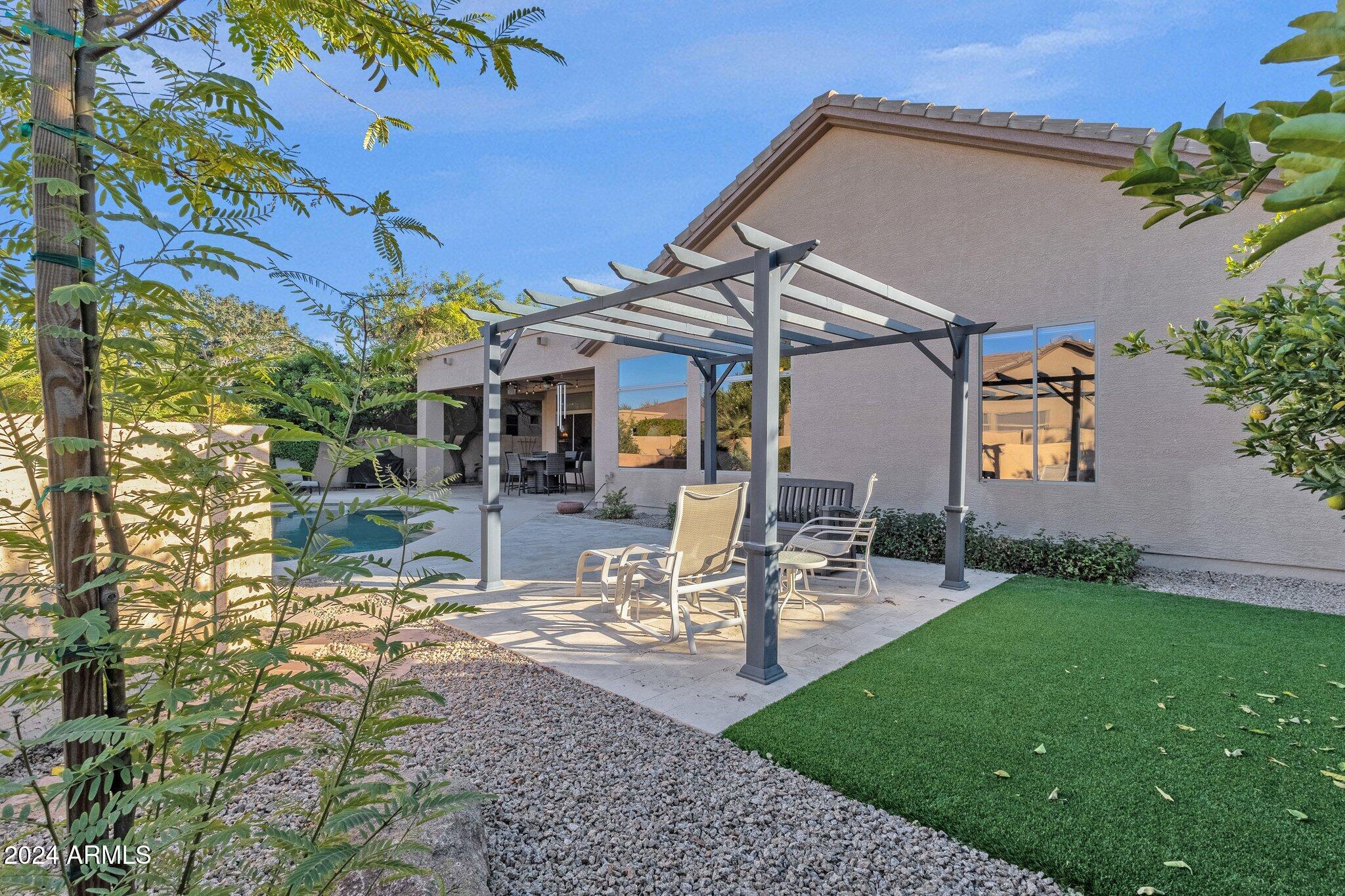 2424 W WEATHERBY Way