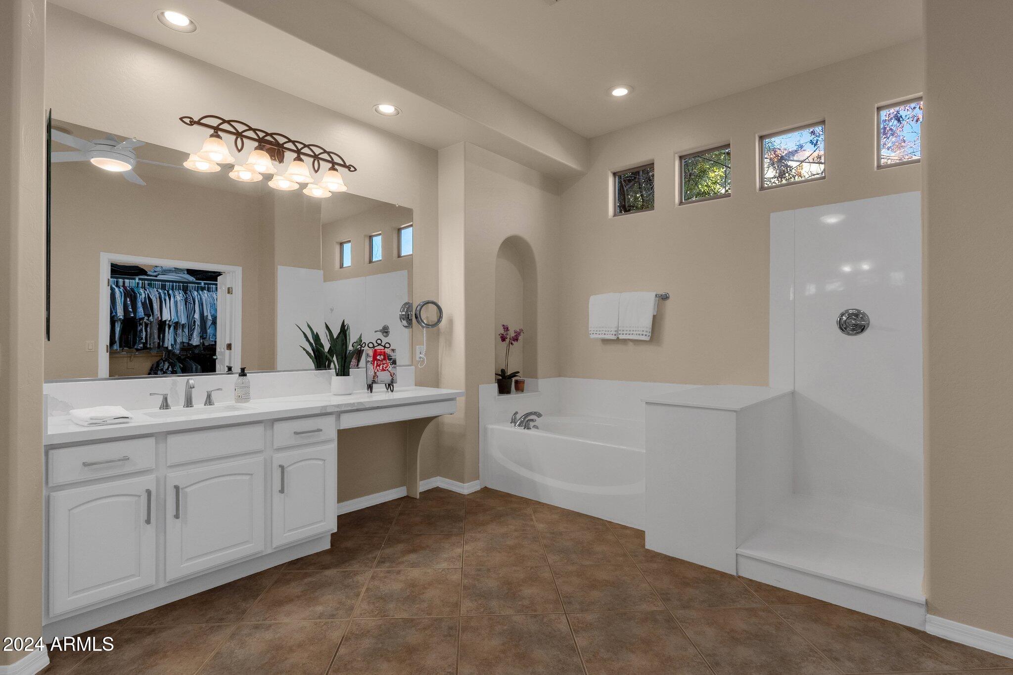 2424 W WEATHERBY Way