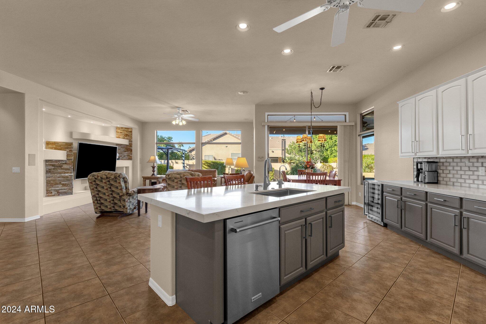 2424 W WEATHERBY Way