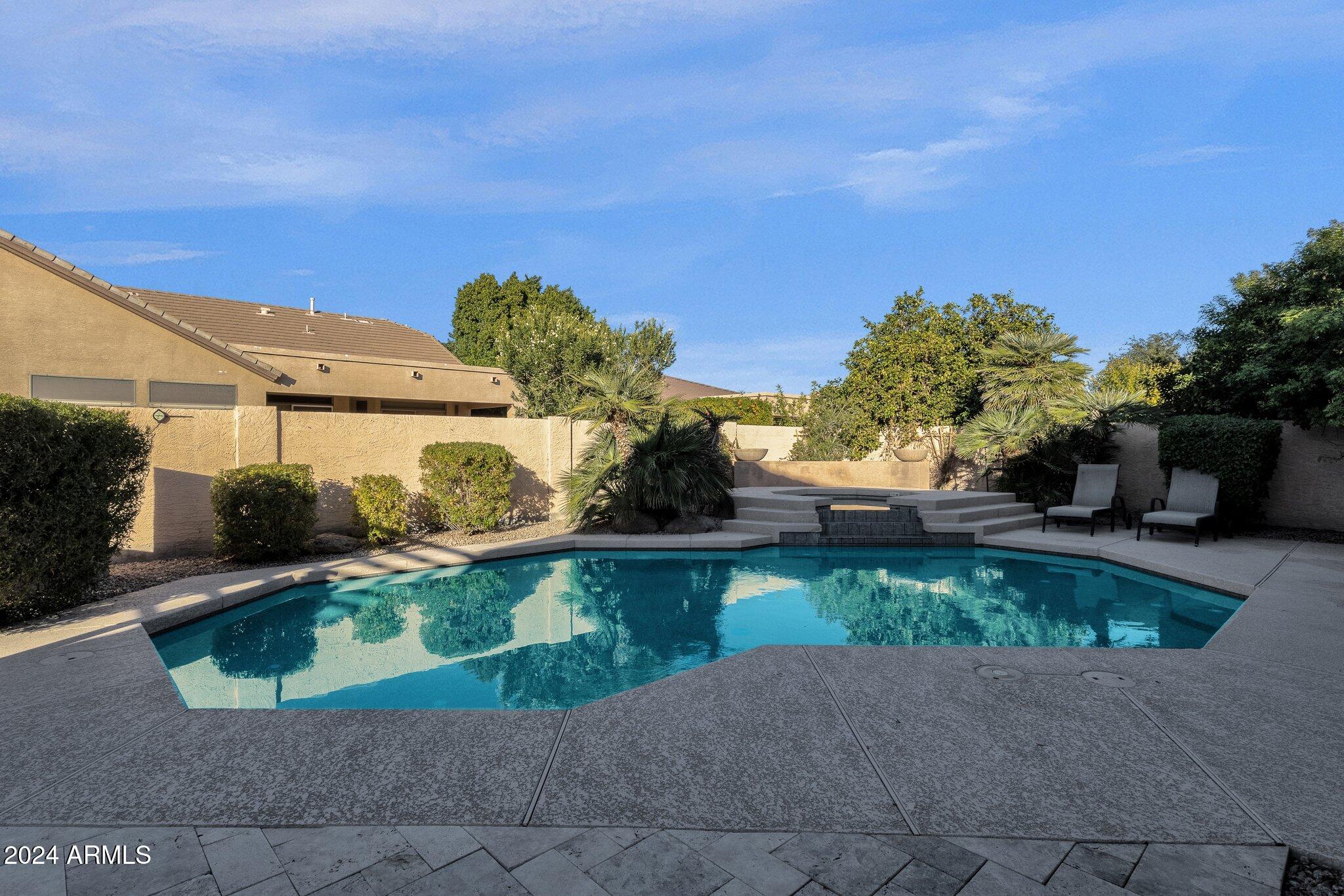 2424 W WEATHERBY Way