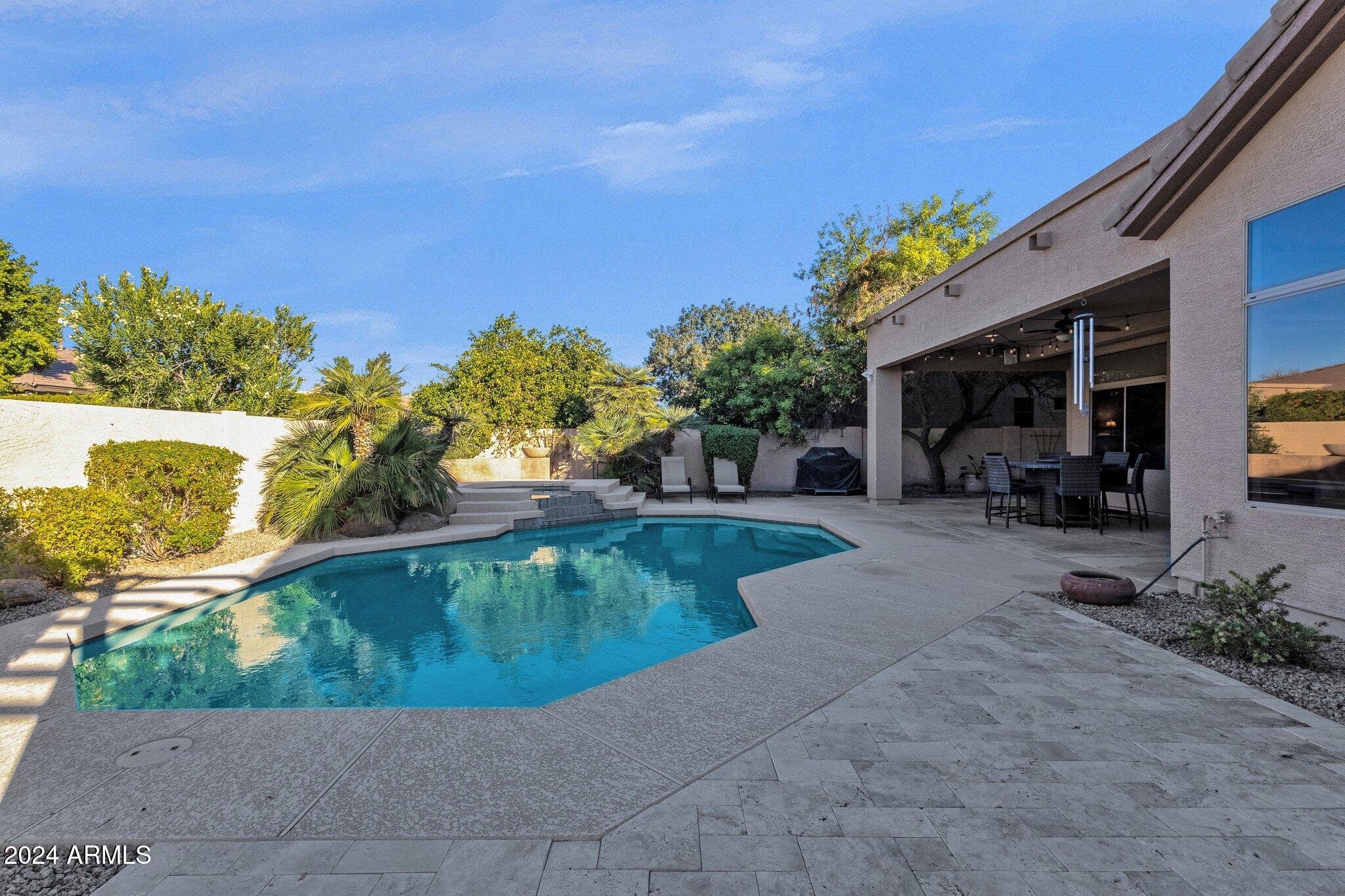 2424 W WEATHERBY Way