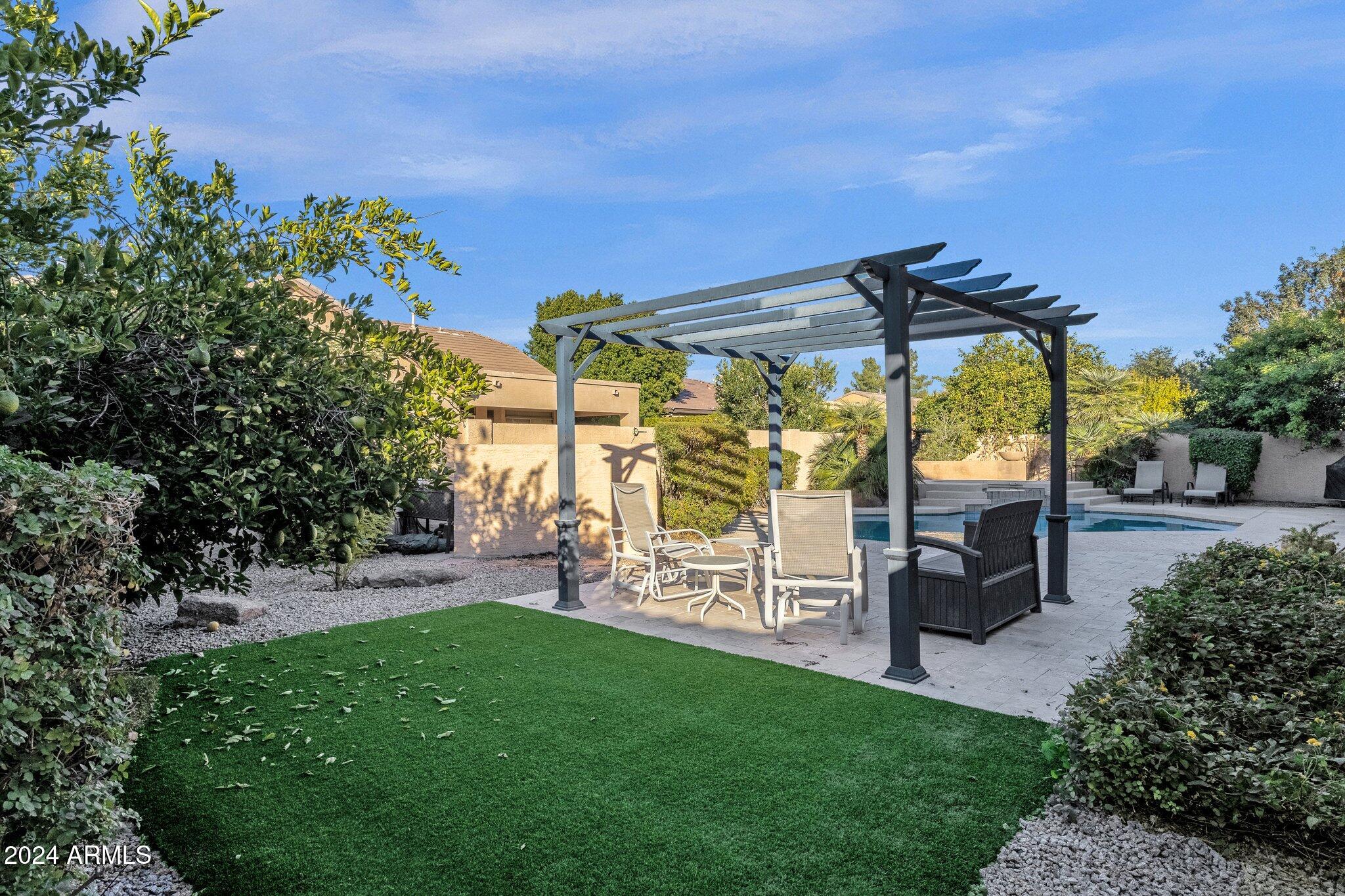 2424 W WEATHERBY Way