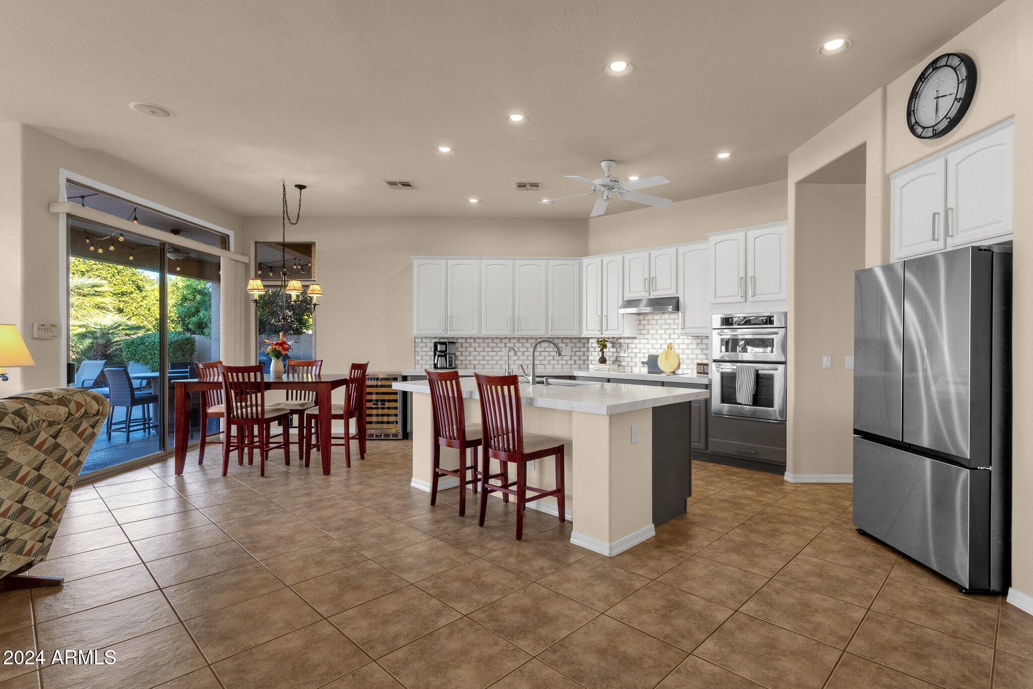 2424 W WEATHERBY Way