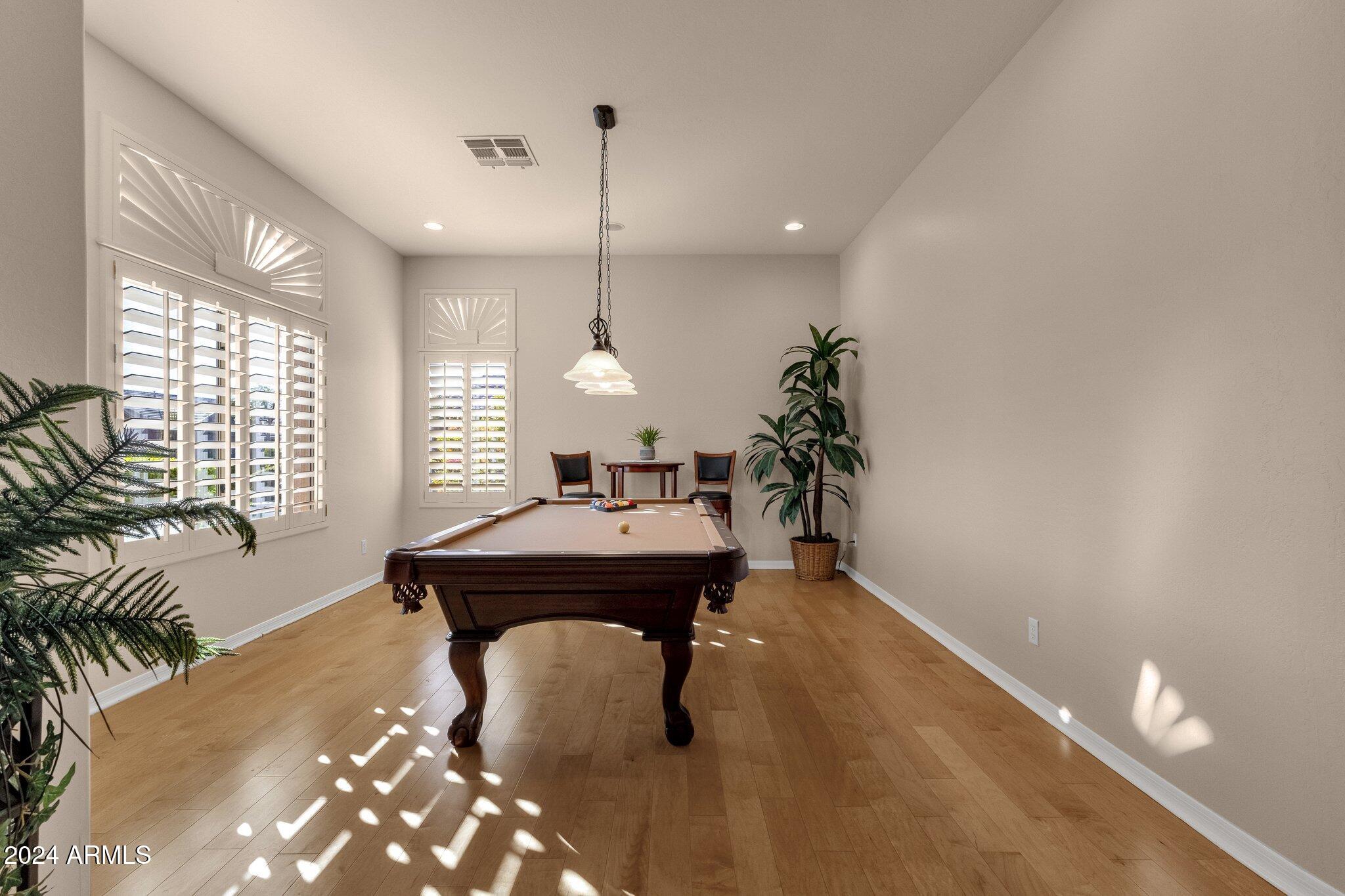 2424 W WEATHERBY Way