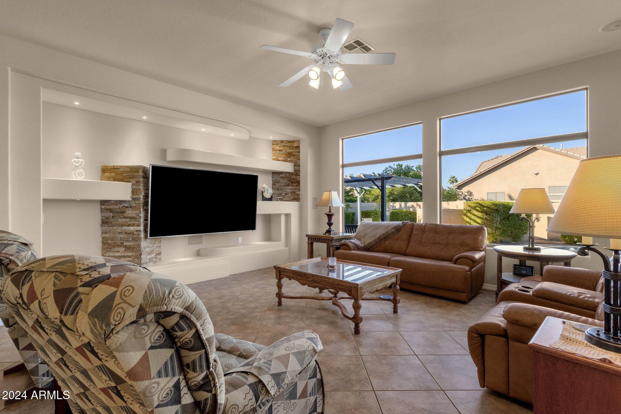 2424 W WEATHERBY Way