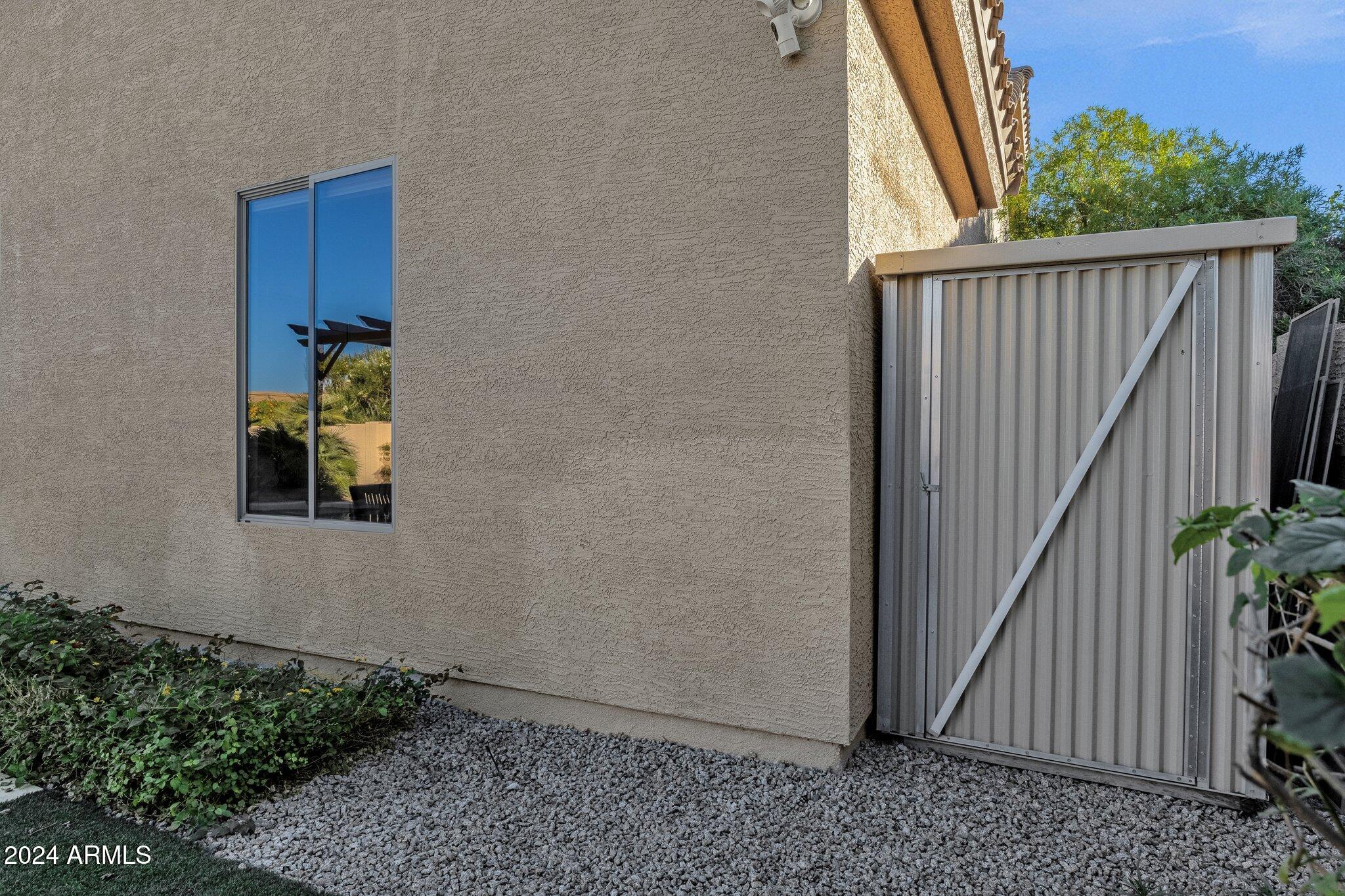 2424 W WEATHERBY Way