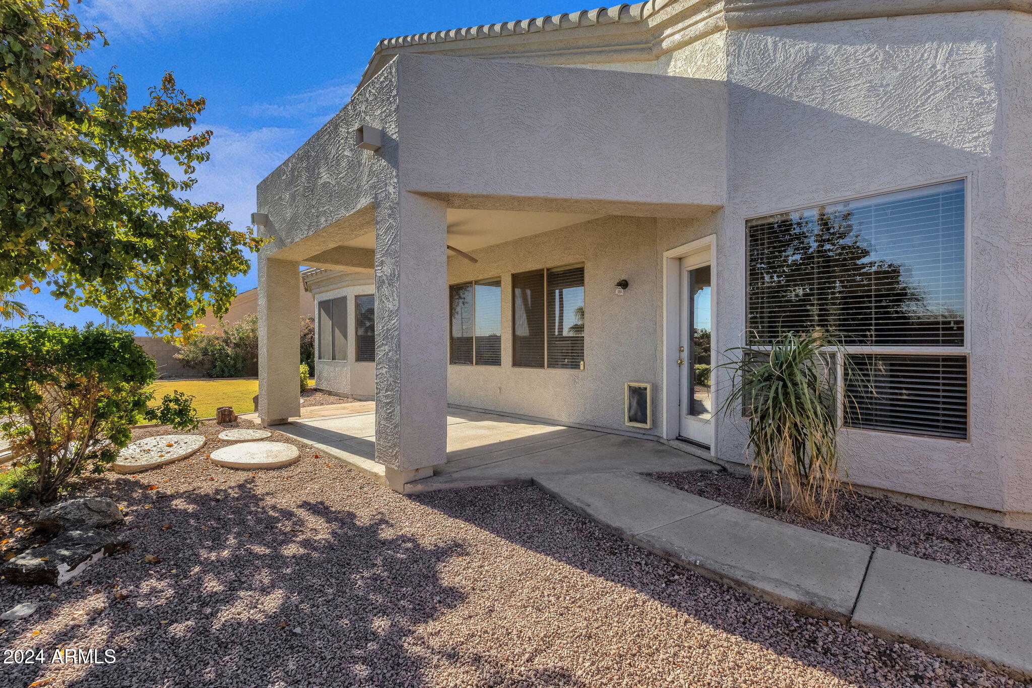 1328 E COTTONWOOD Lane