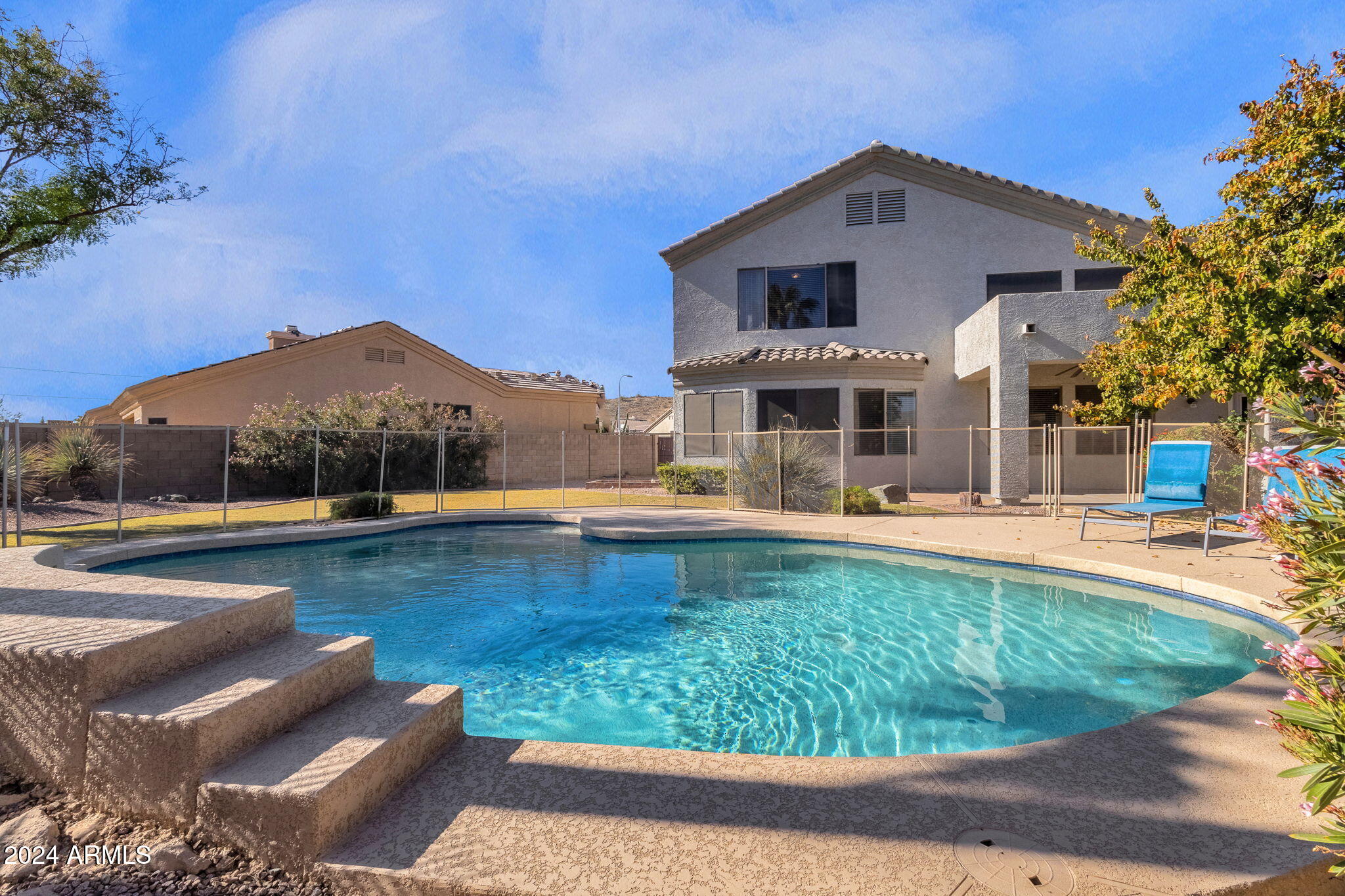 1328 E COTTONWOOD Lane