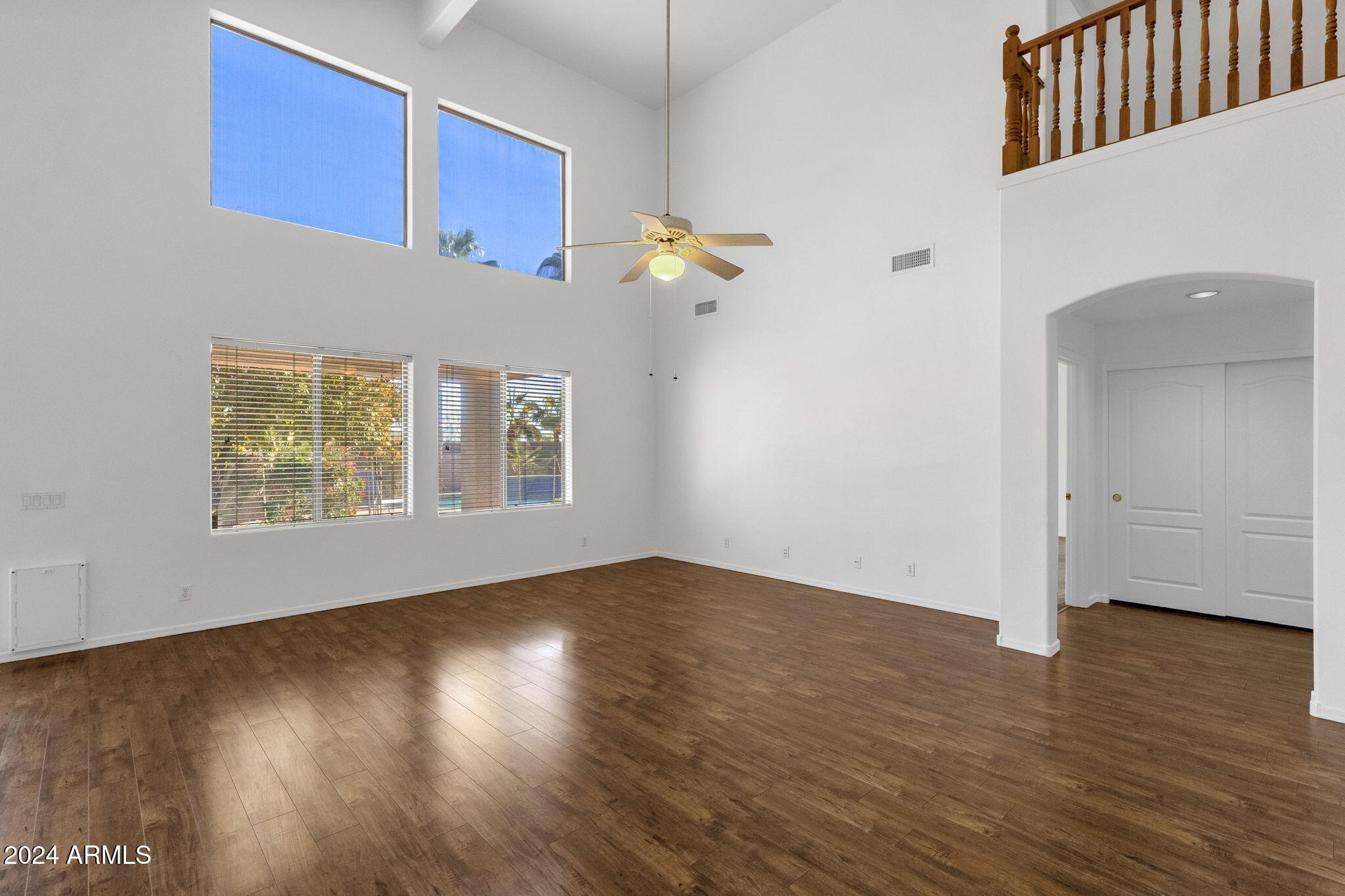1328 E COTTONWOOD Lane