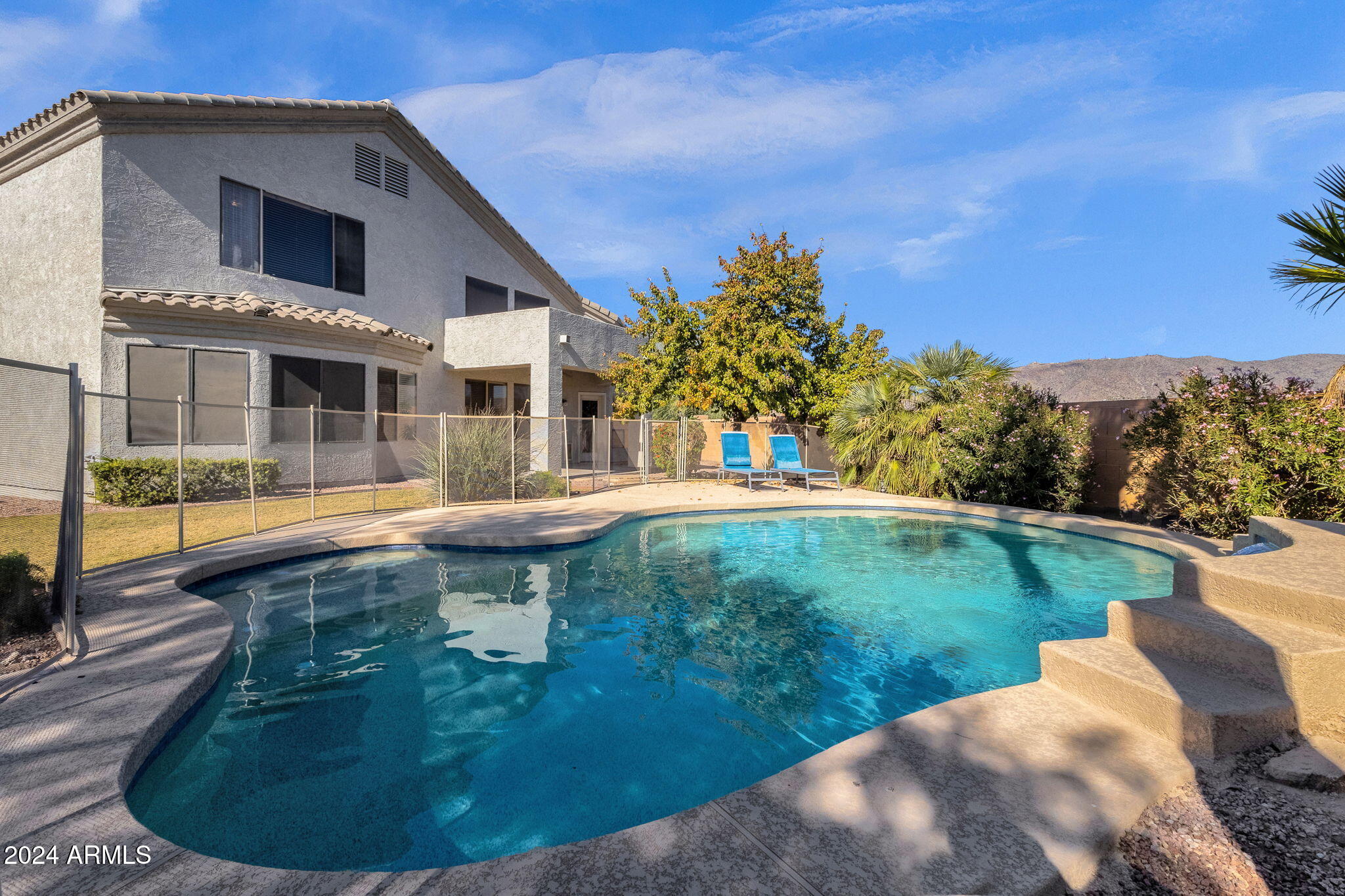 1328 E COTTONWOOD Lane