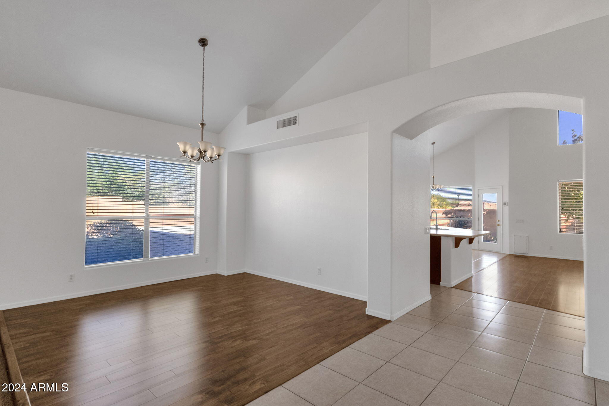 1328 E COTTONWOOD Lane