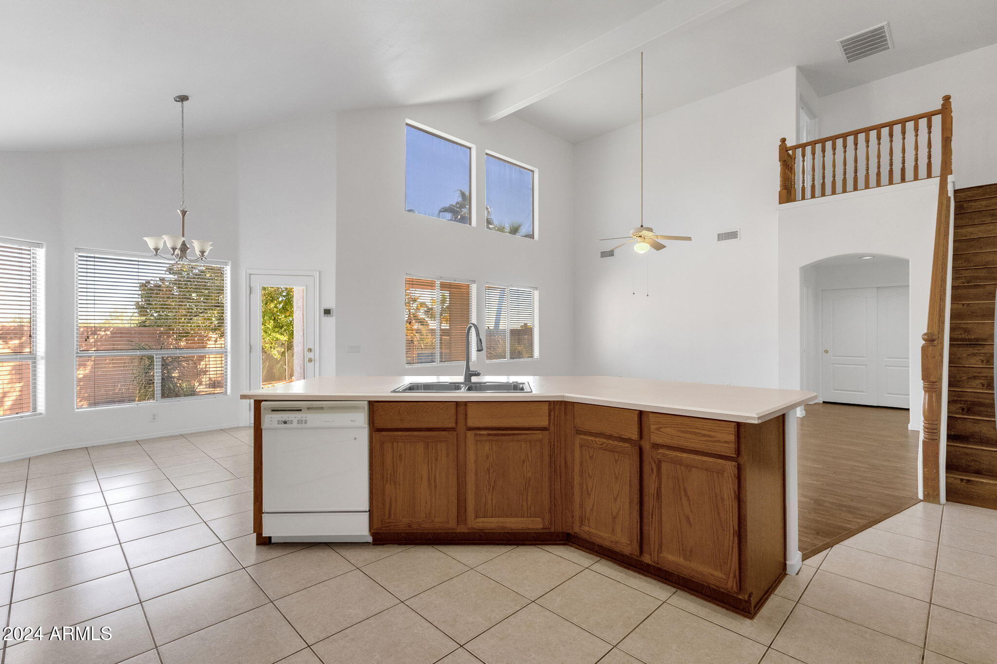 1328 E COTTONWOOD Lane