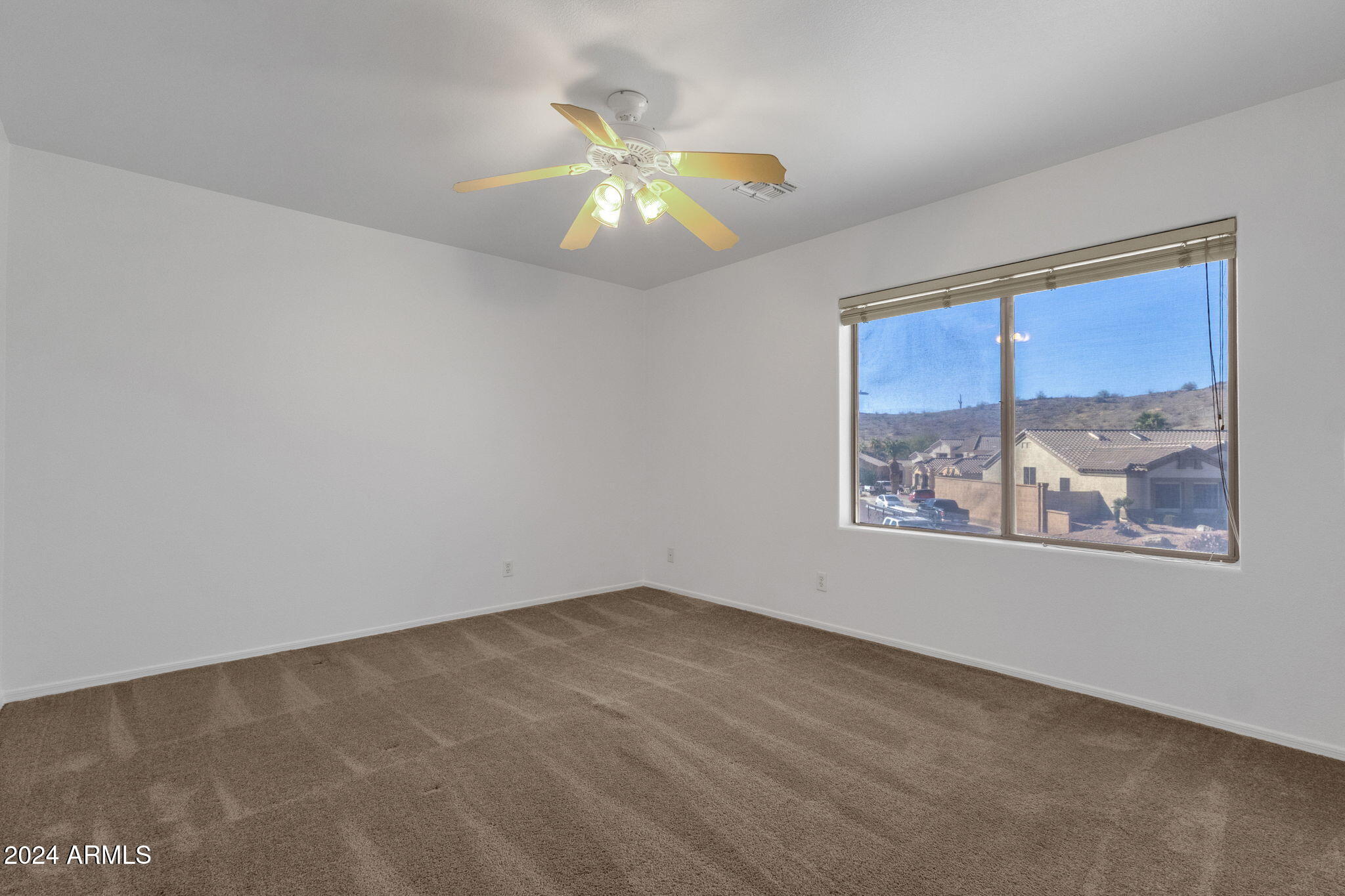 1328 E COTTONWOOD Lane