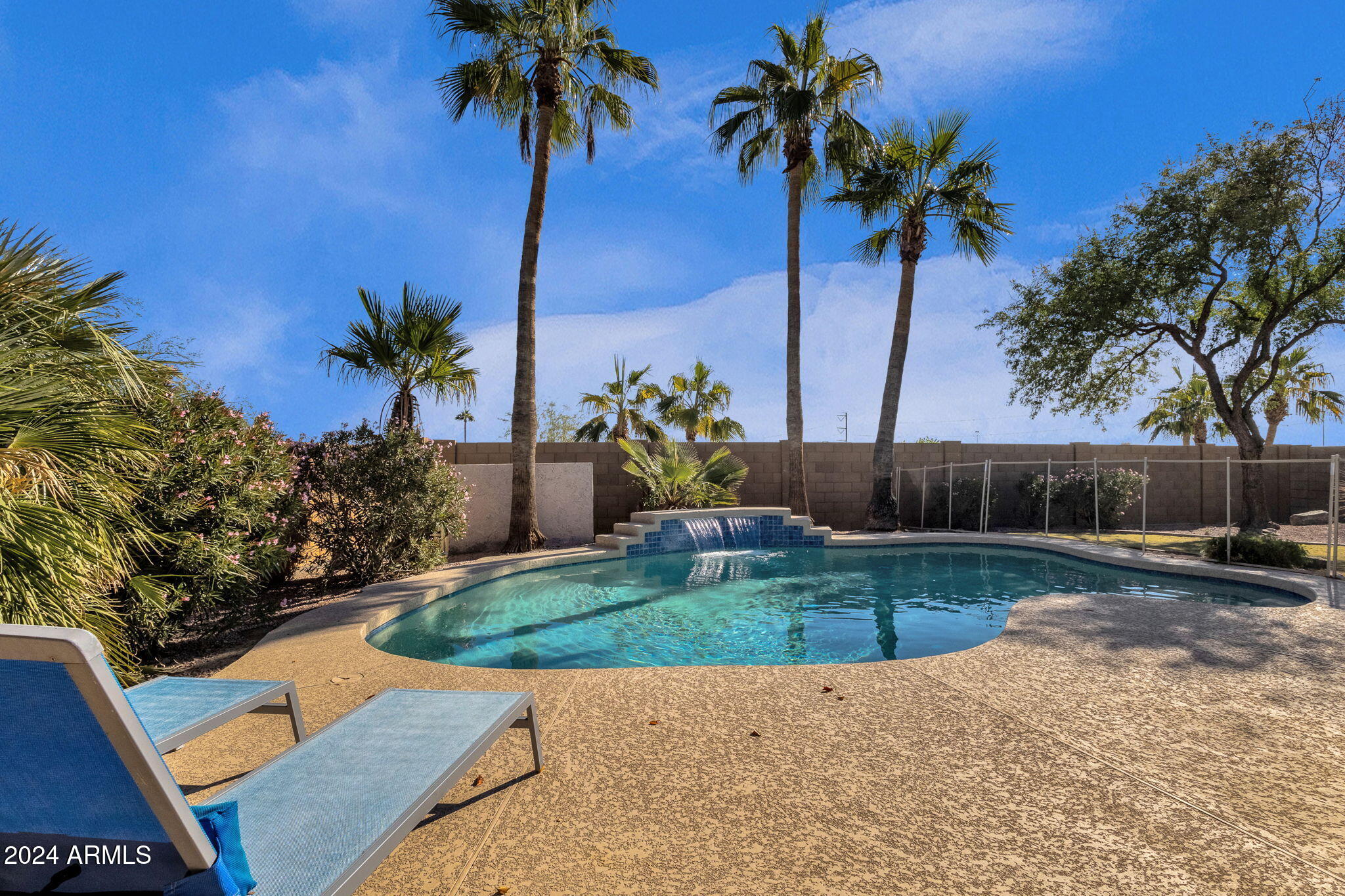 1328 E COTTONWOOD Lane