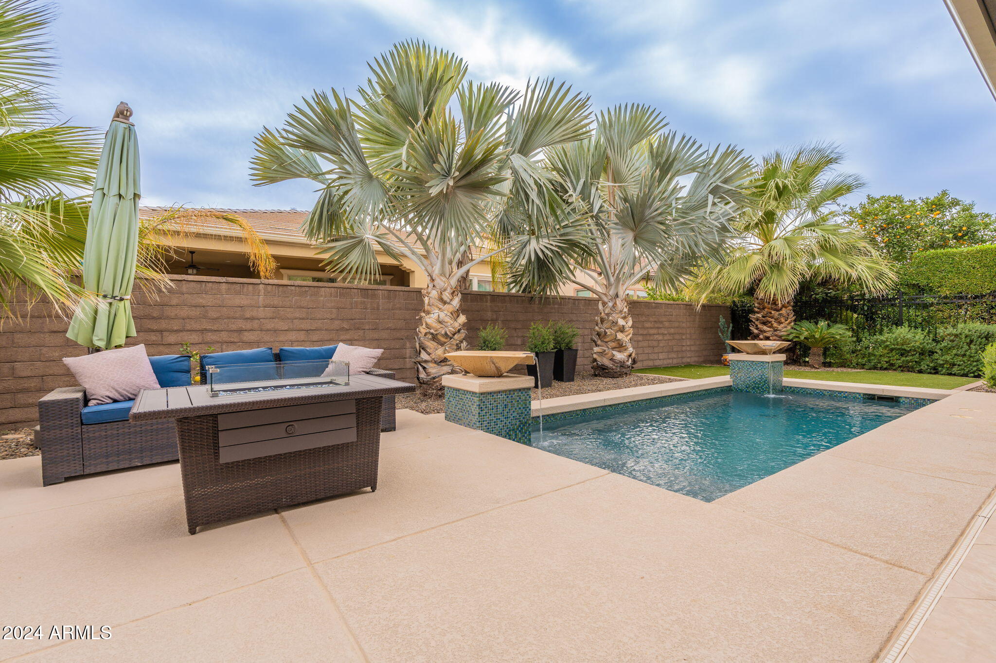 1449 E VERDE Boulevard