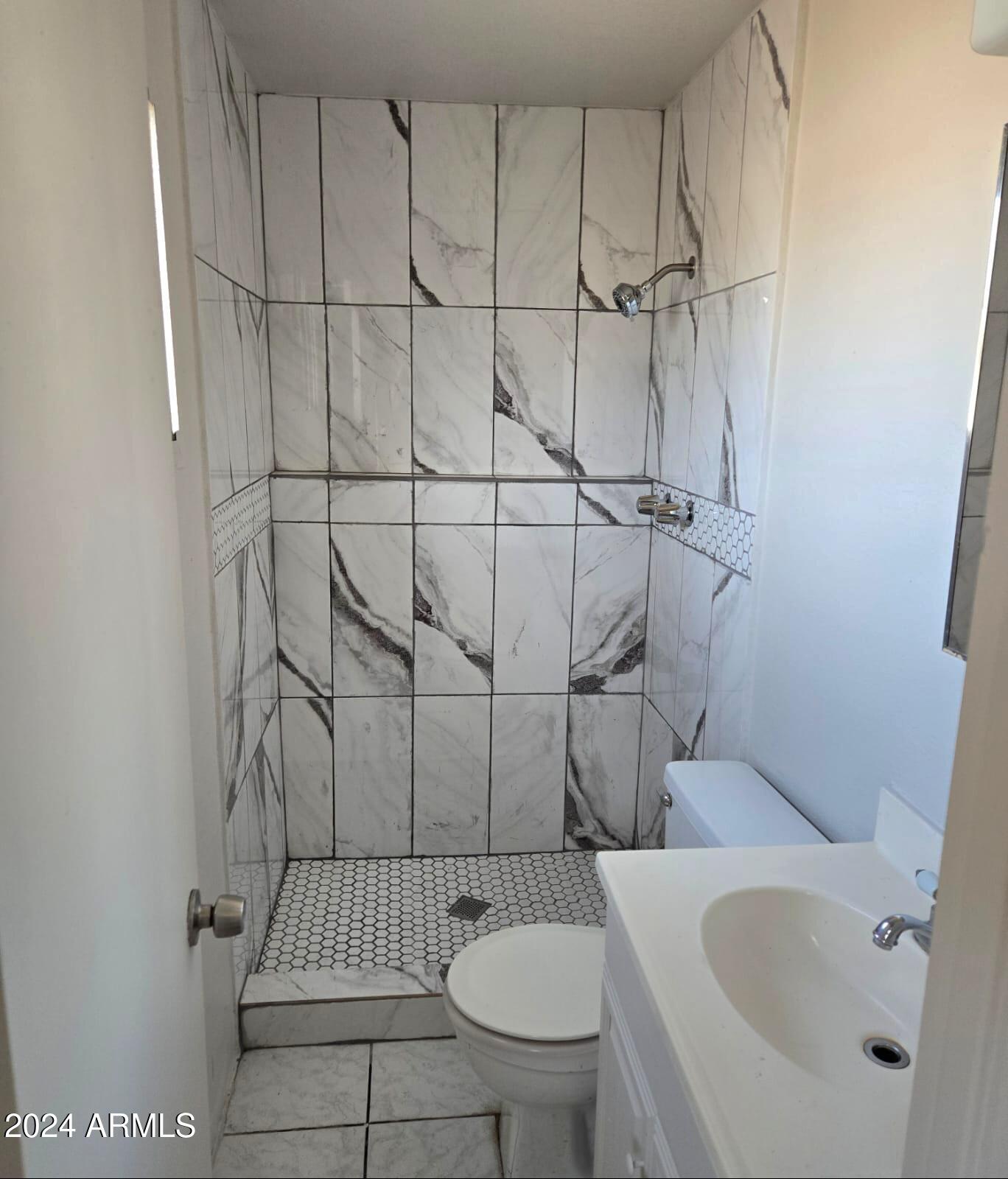 5936 W BERKELEY Road