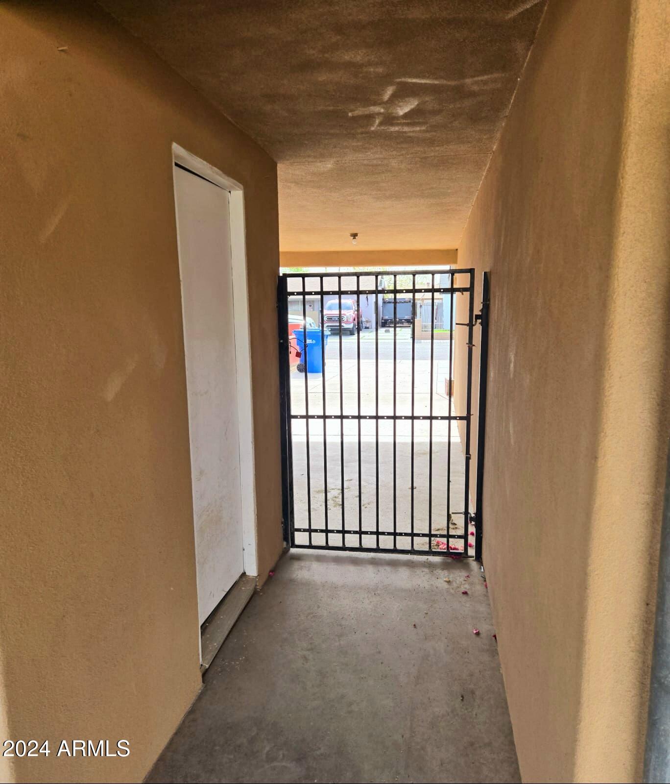 5936 W BERKELEY Road