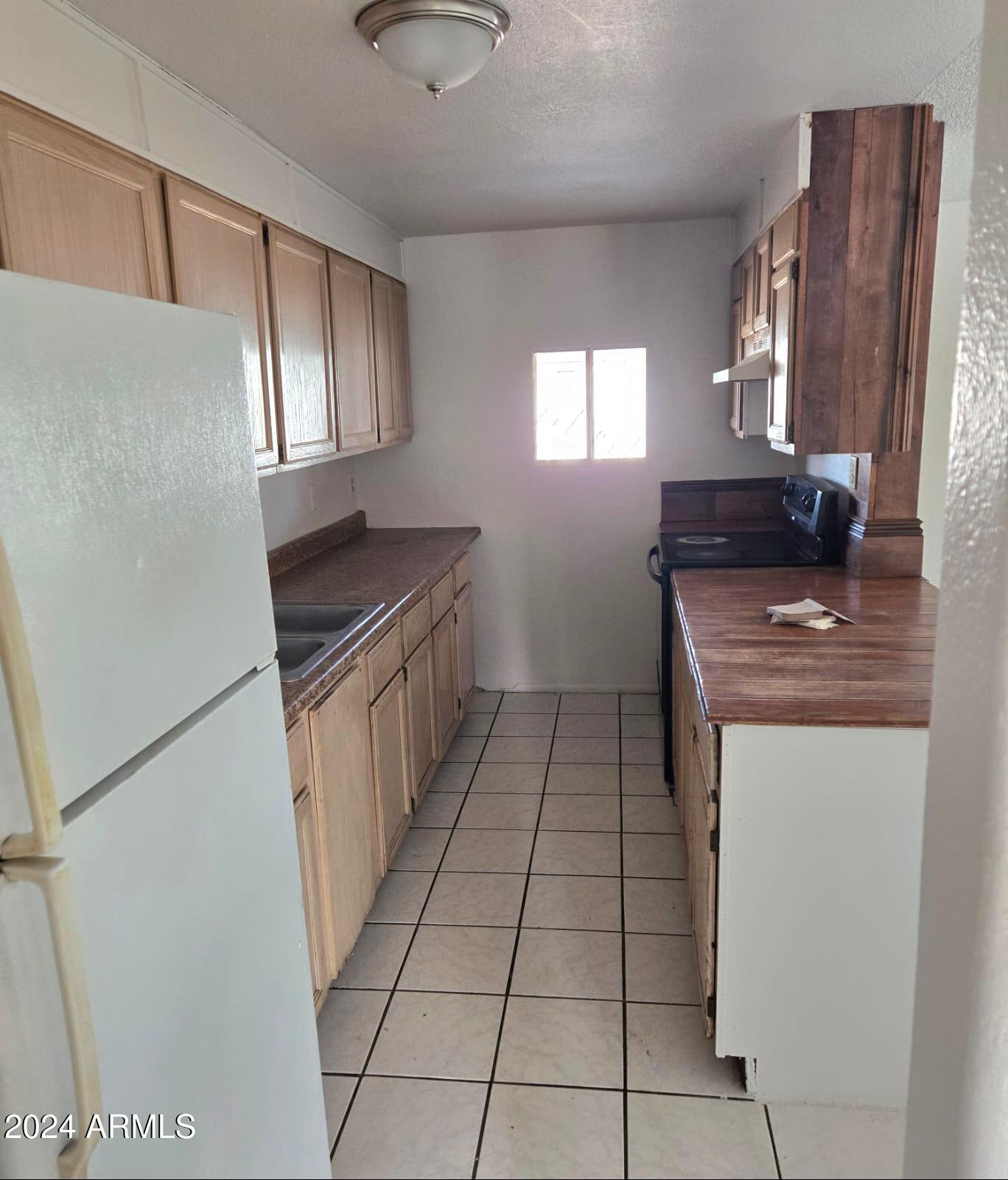 5936 W BERKELEY Road