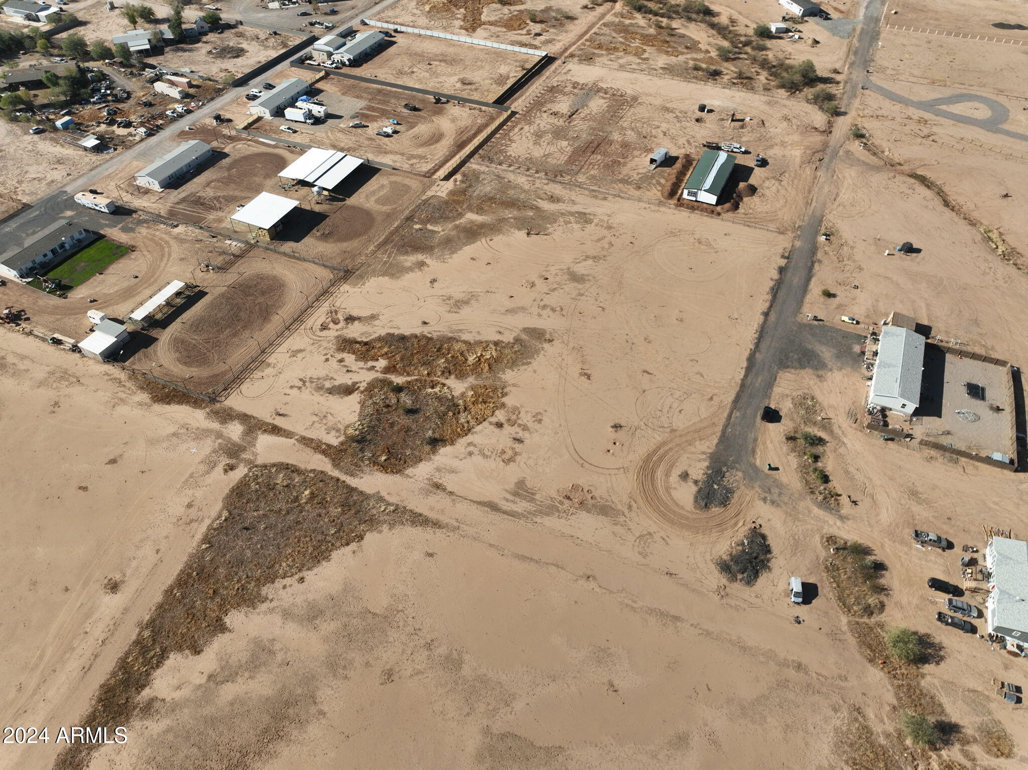 32551 N FELIX Road, B4