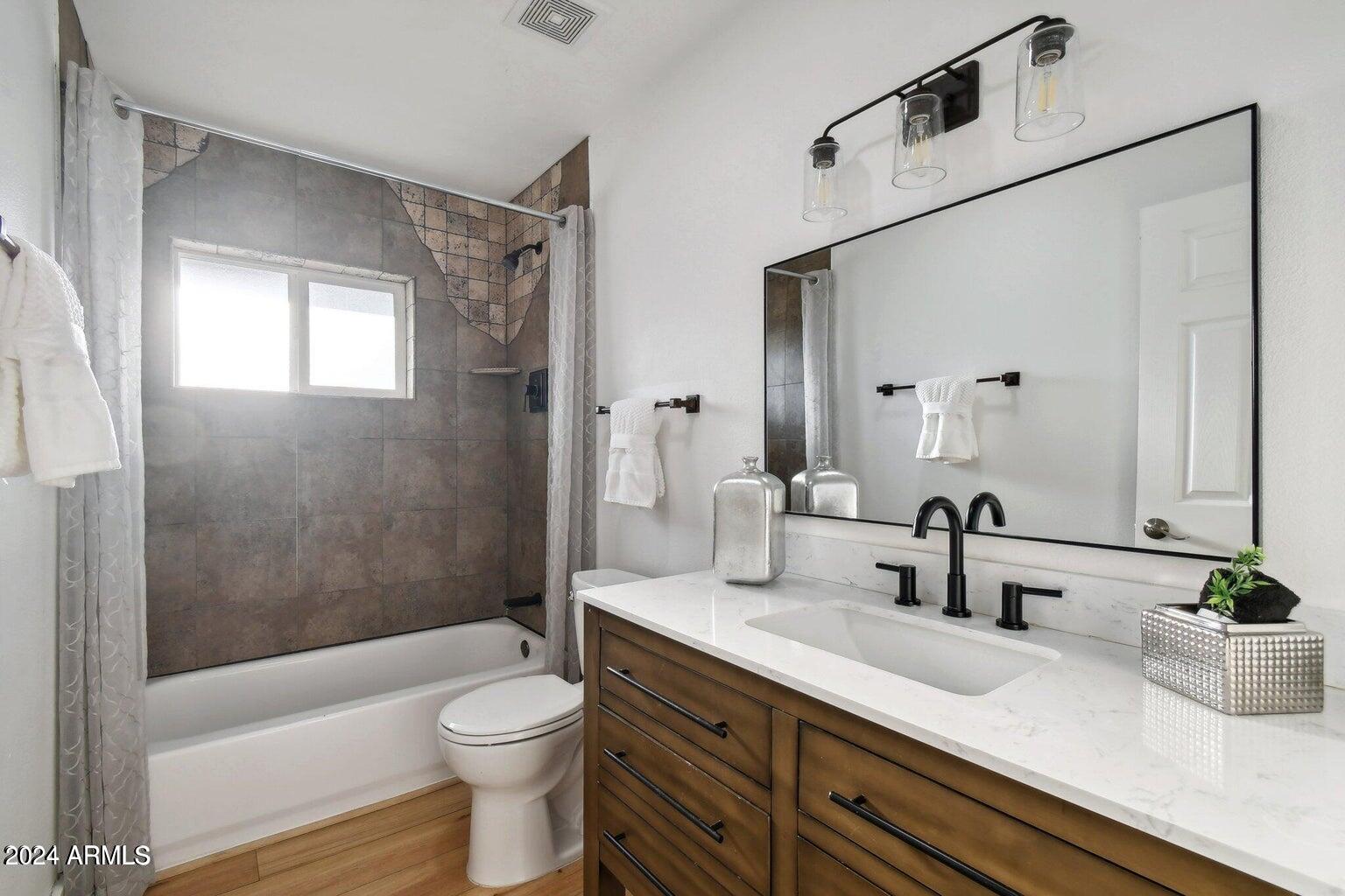 8313 E RANCHO VISTA Drive