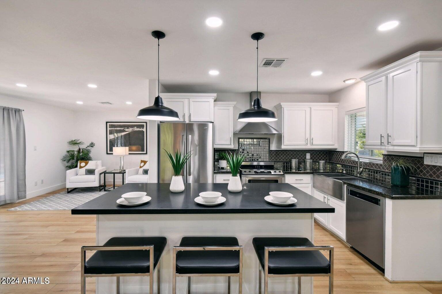 8313 E RANCHO VISTA Drive