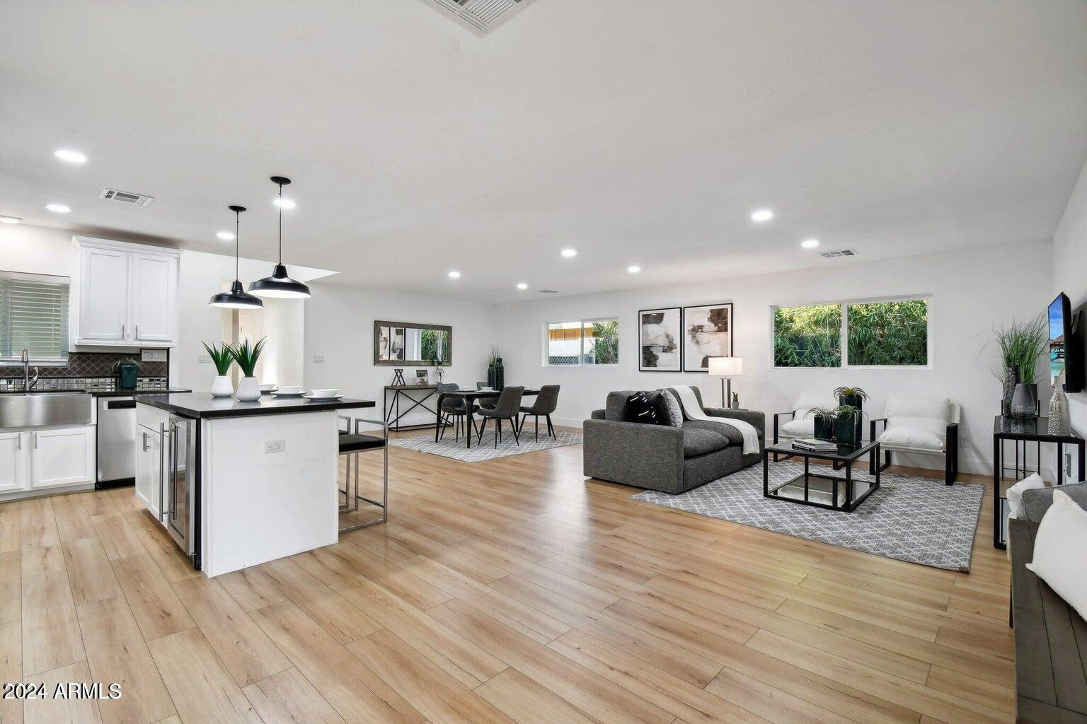 8313 E RANCHO VISTA Drive