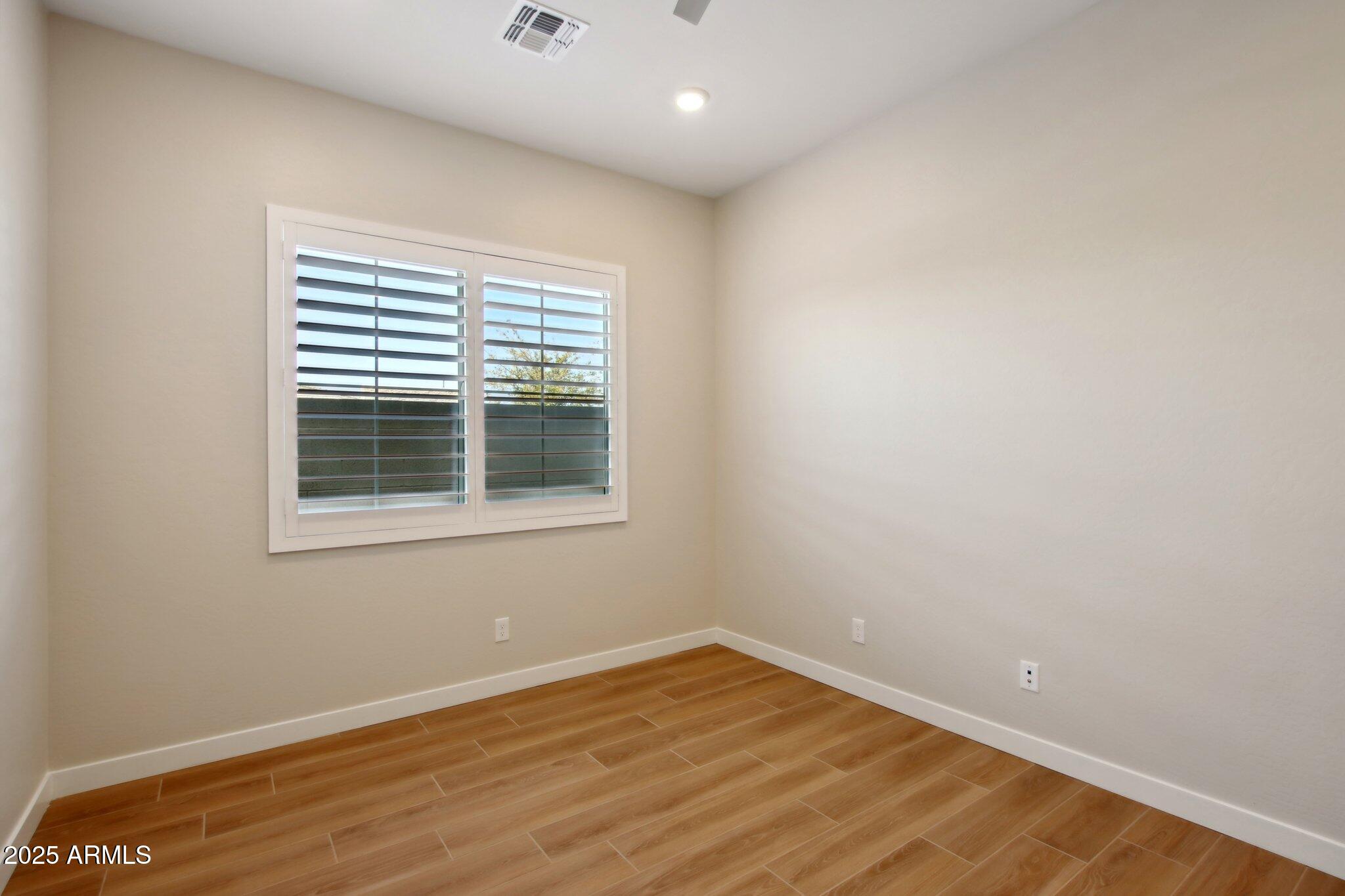 1310 E BEECHNUT Place