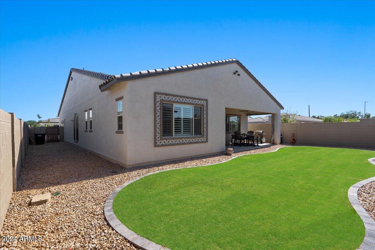 1310 E BEECHNUT Place