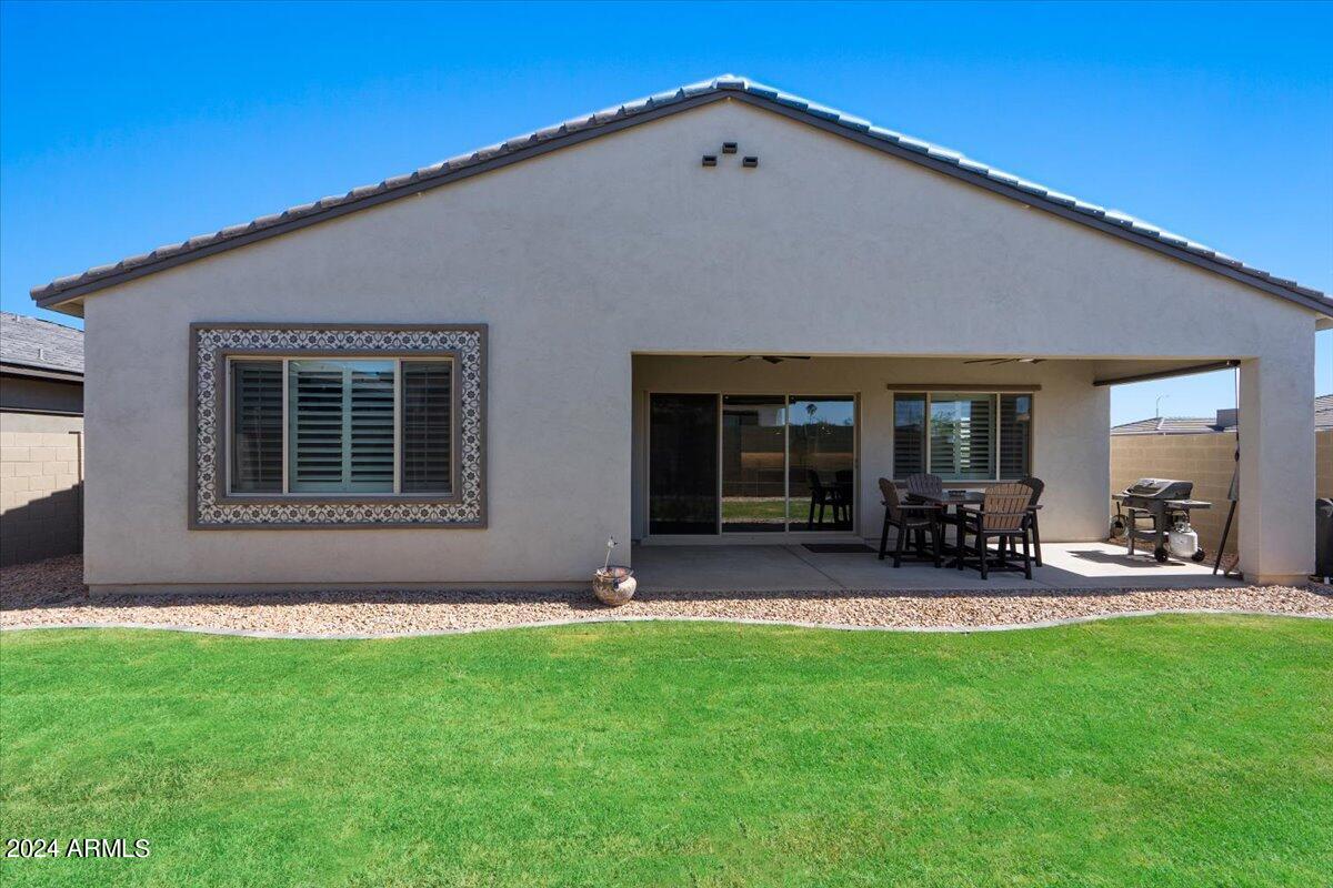 1310 E BEECHNUT Place