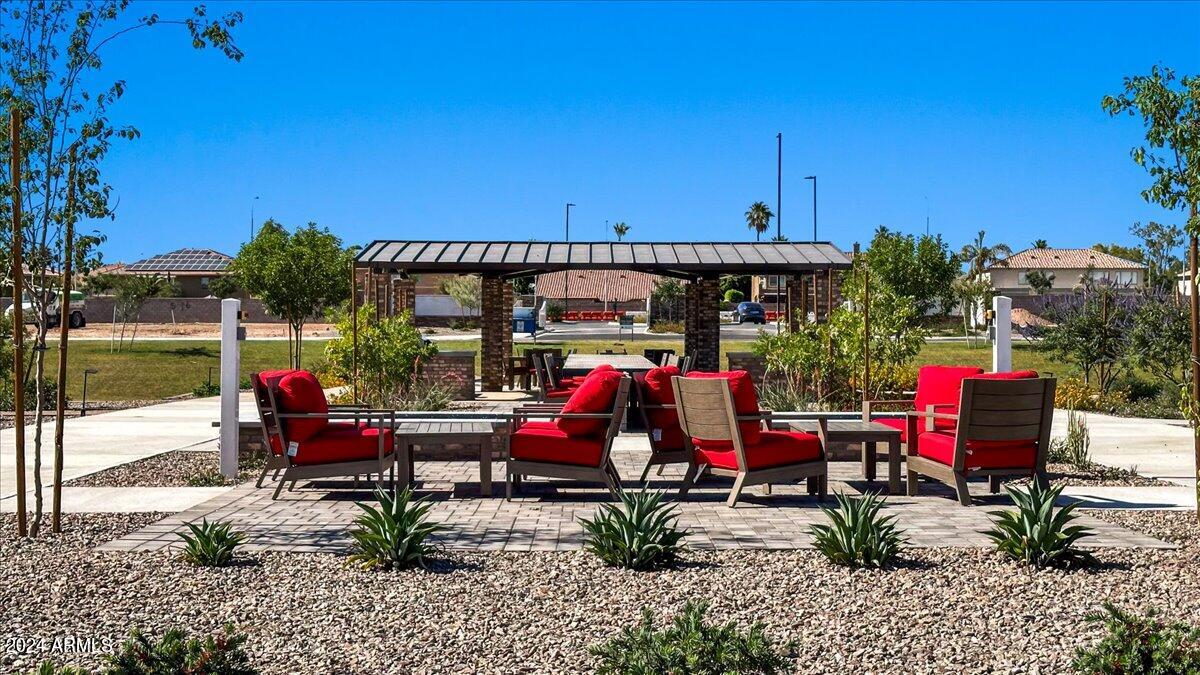 1310 E BEECHNUT Place