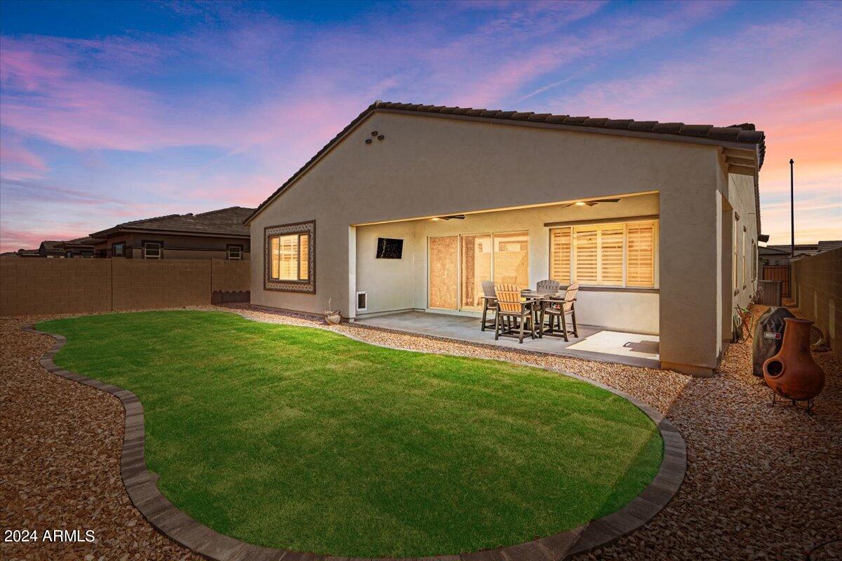 1310 E BEECHNUT Place