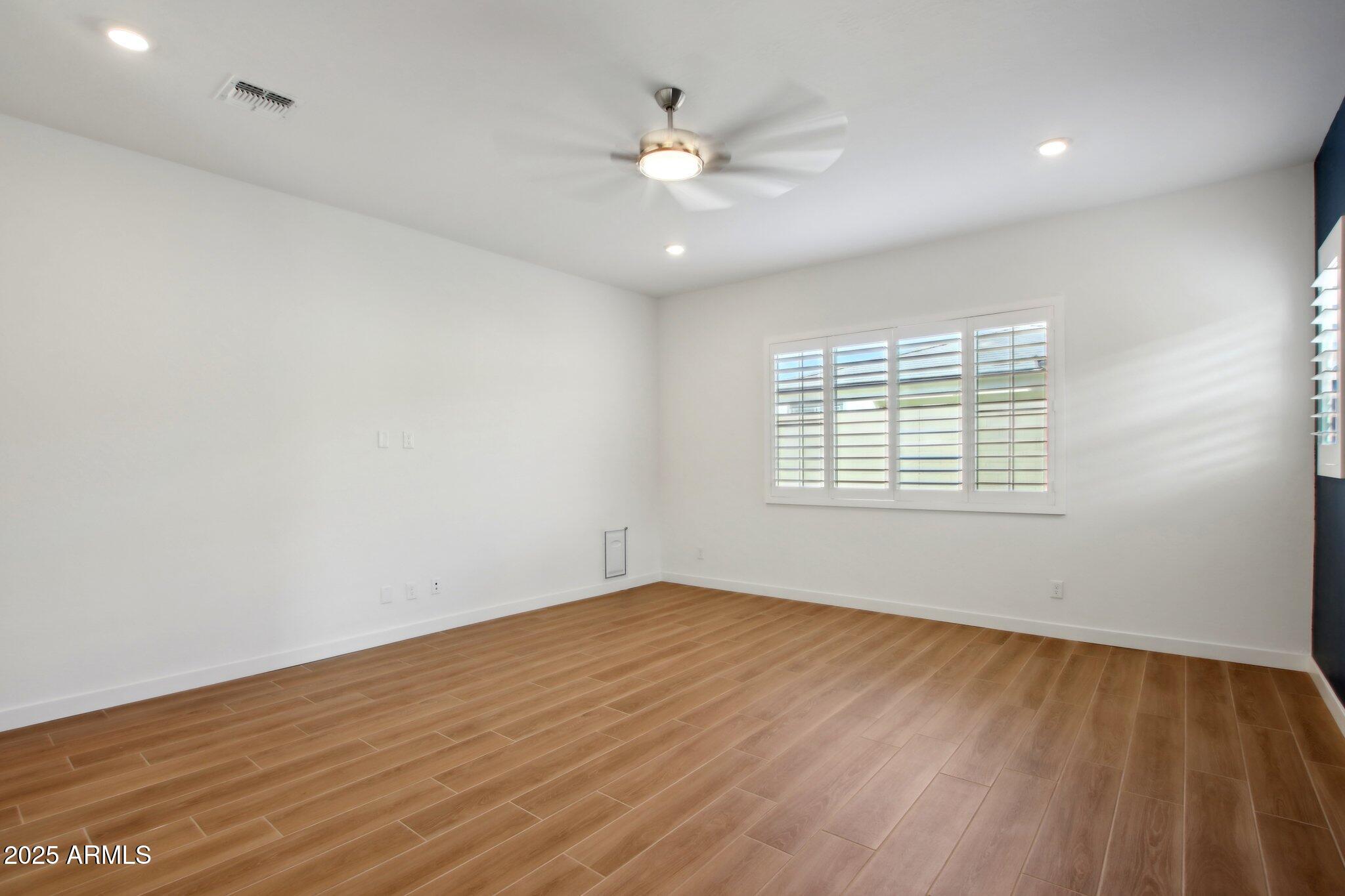 1310 E BEECHNUT Place